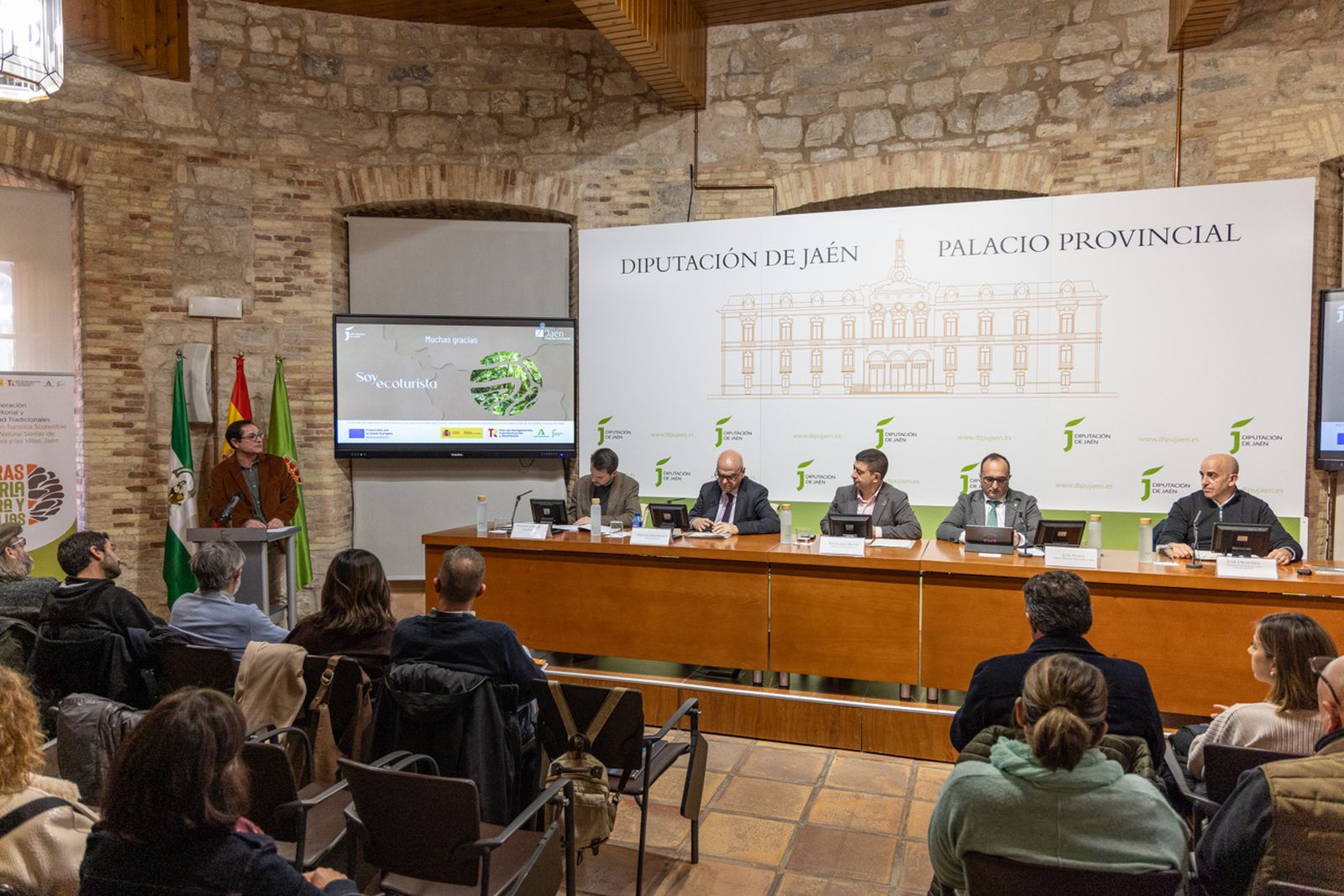 Presentación del catálogo que reúne la oferta ecoturista del Parque Natural de Cazorla, Segura y Las Villas