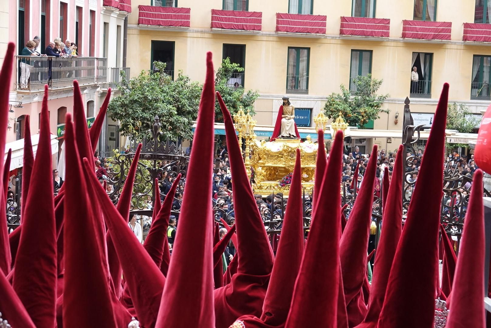 Las fotos de Estudiantes, en el Lunes Santo de Málaga