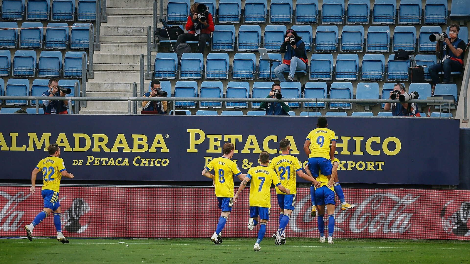 Partido de fútbol Cádiz CF - Granada Partido de fútbol Cádiz CF - Granada