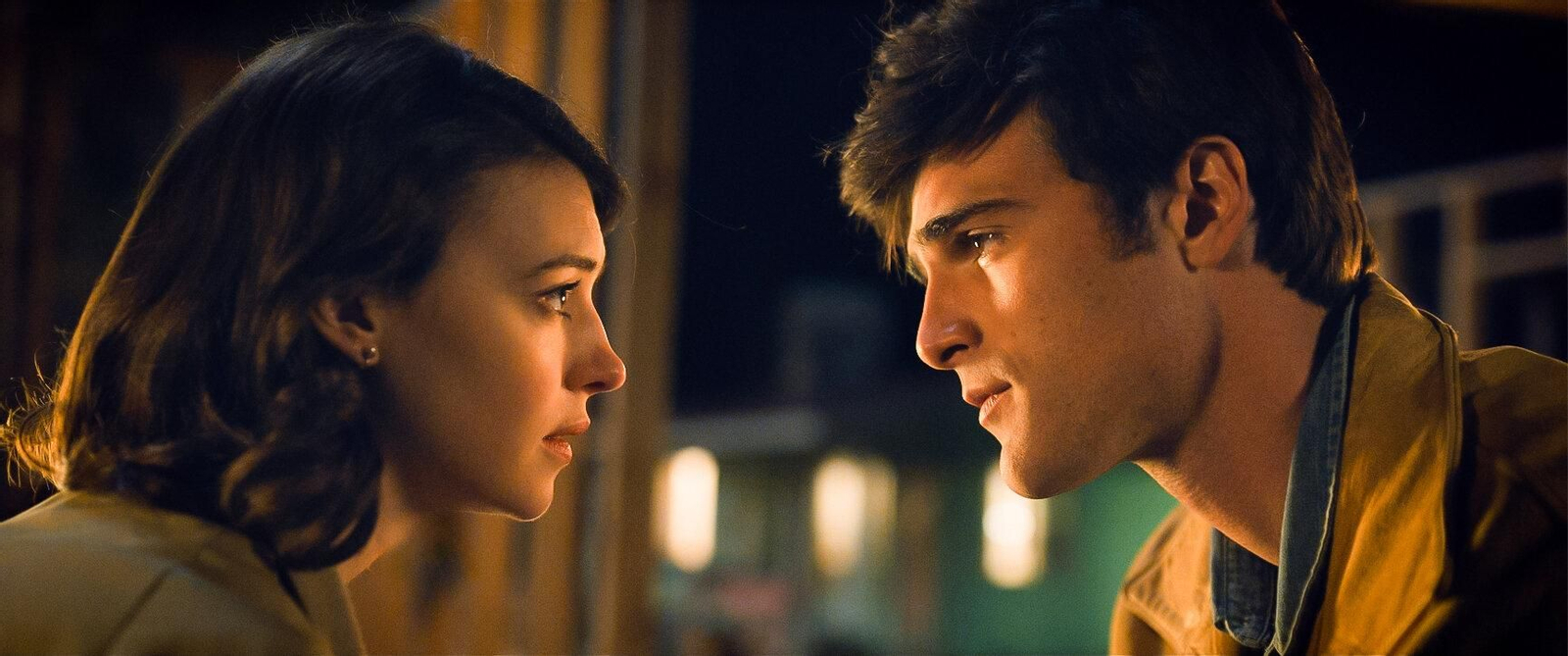 Daisy Edgar-Jones y Jacob Elordi, en una escena de 'Indomables'.