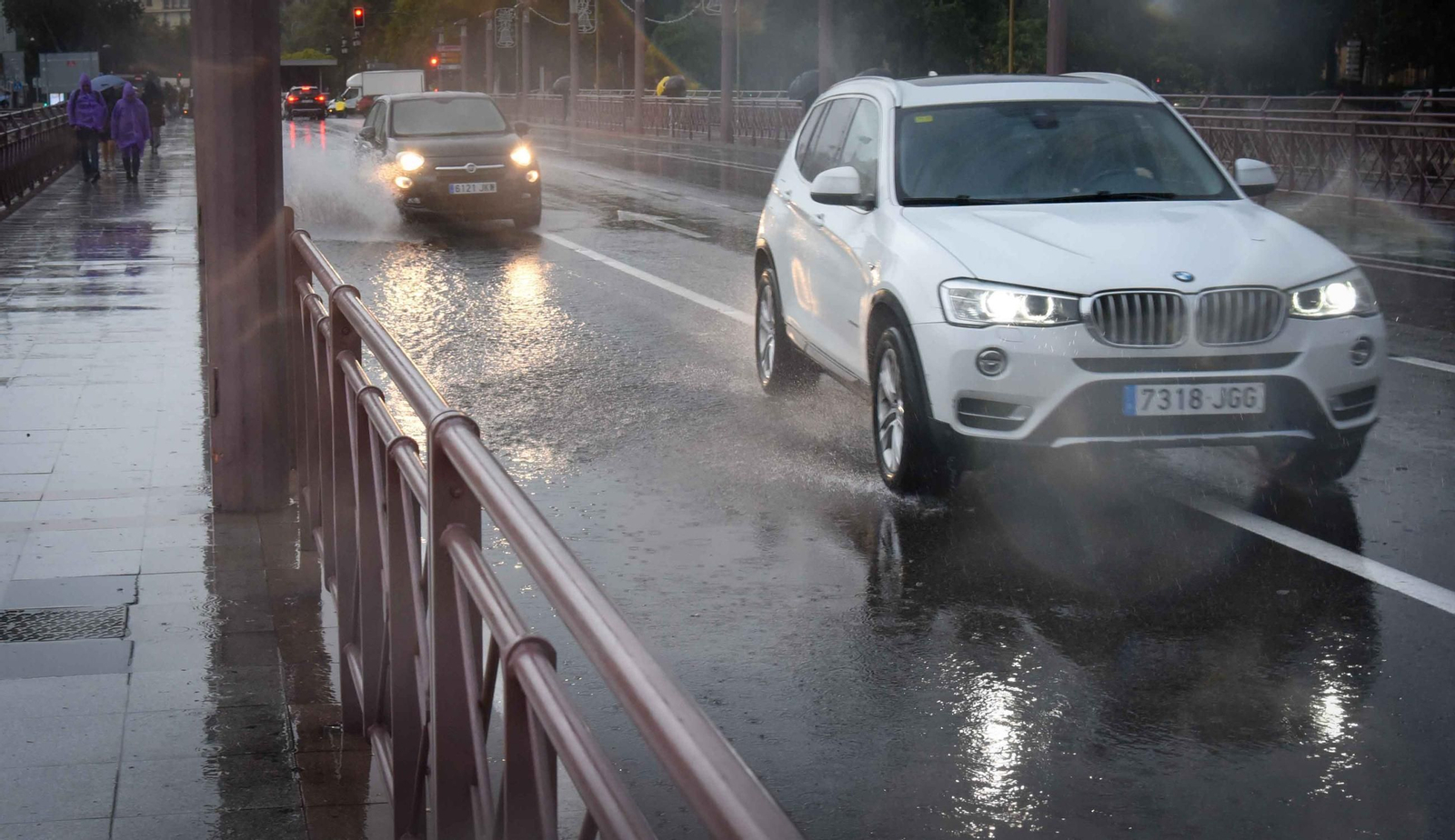 El paso de la Borrasca Claudia por Sevilla en imágenes