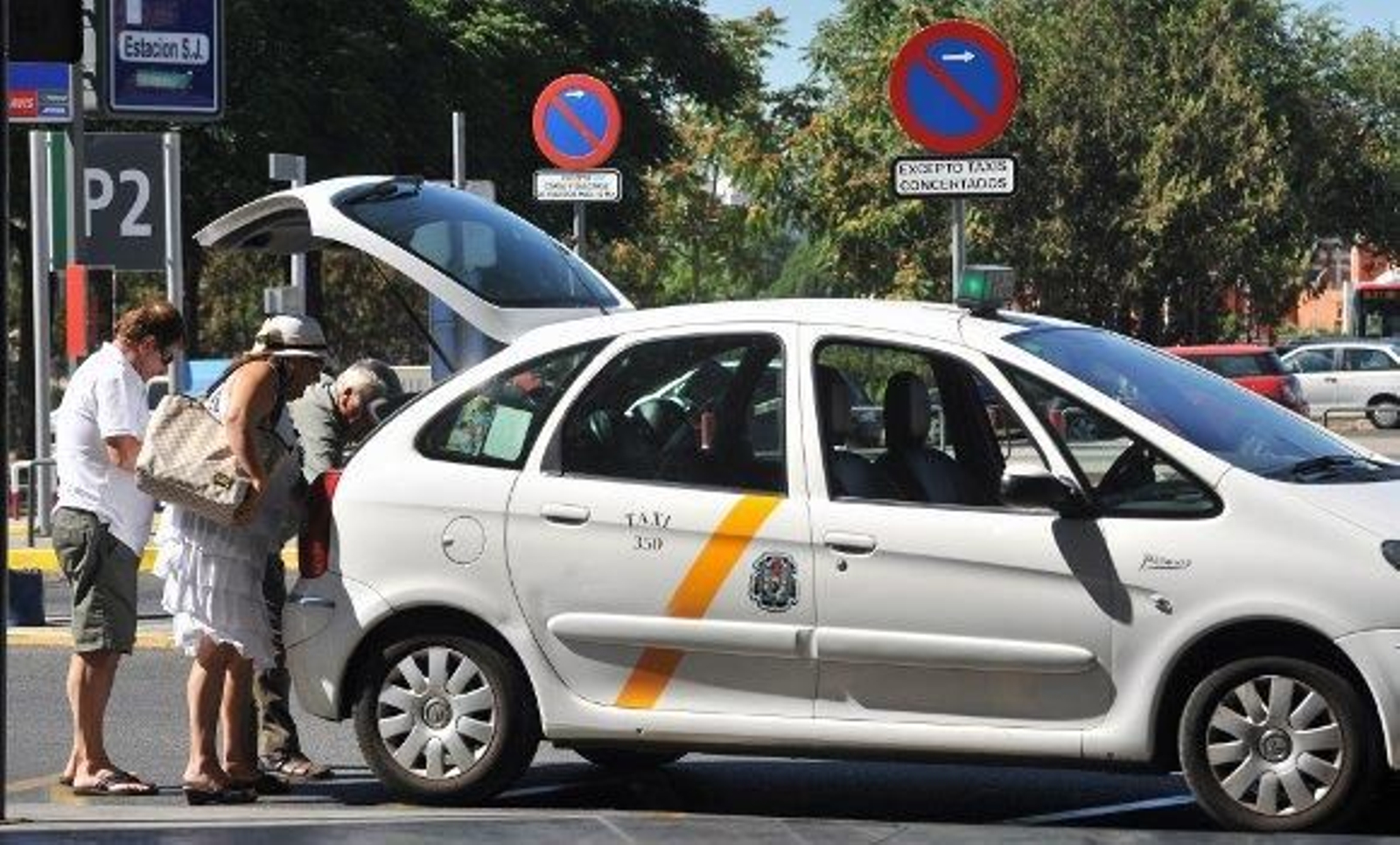 Facua aboga por eliminar el suplemento "abusivo" de los taxis