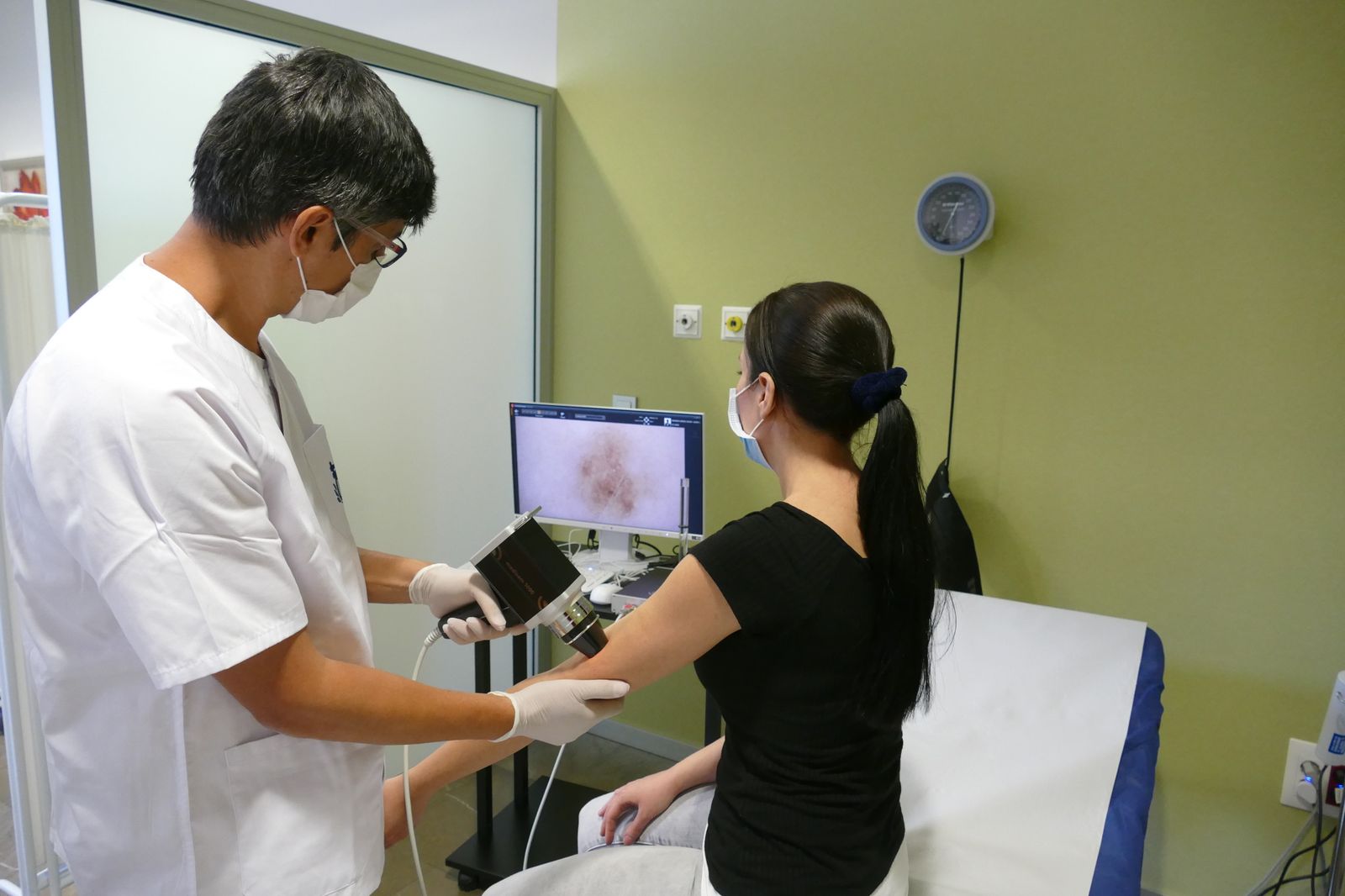 Consulta en la Unidad de Oncología Cutánea del Hospital San Juan de Dios.