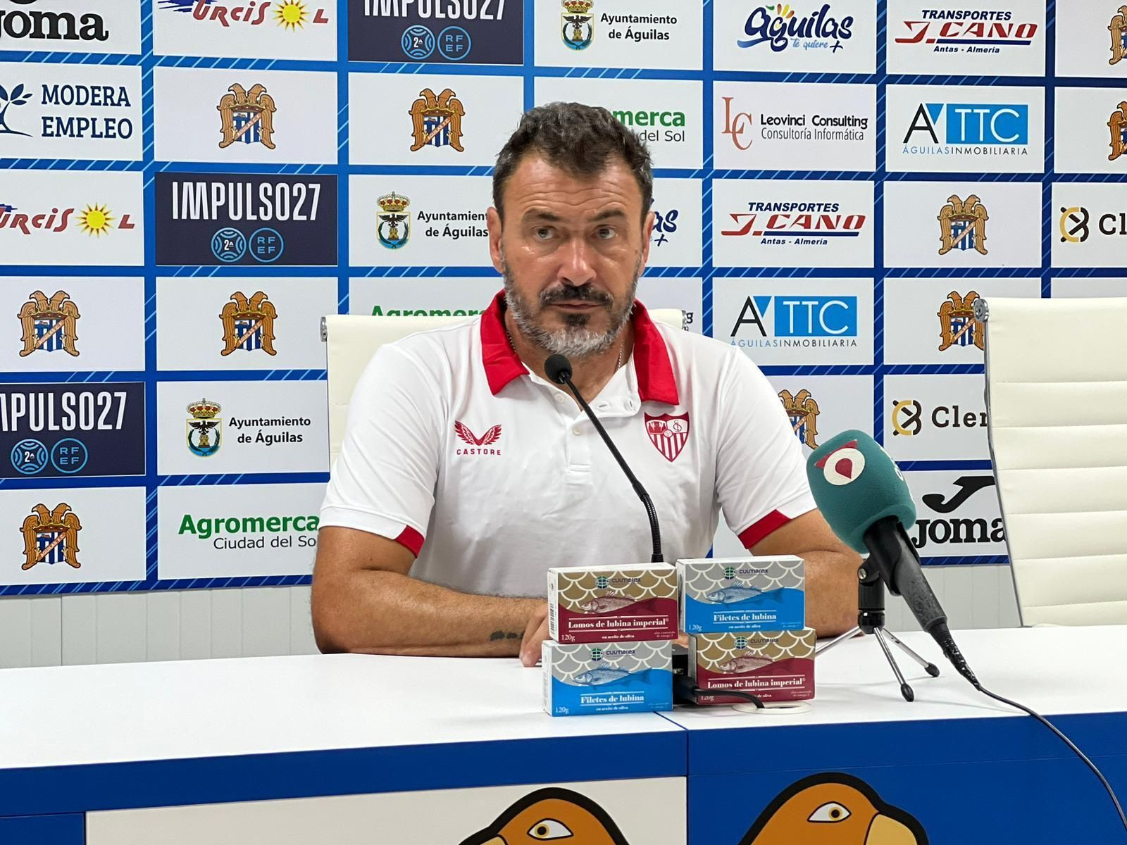 Jesús Galván, entrenador del Sevilla Atlético, en rueda de prensa
