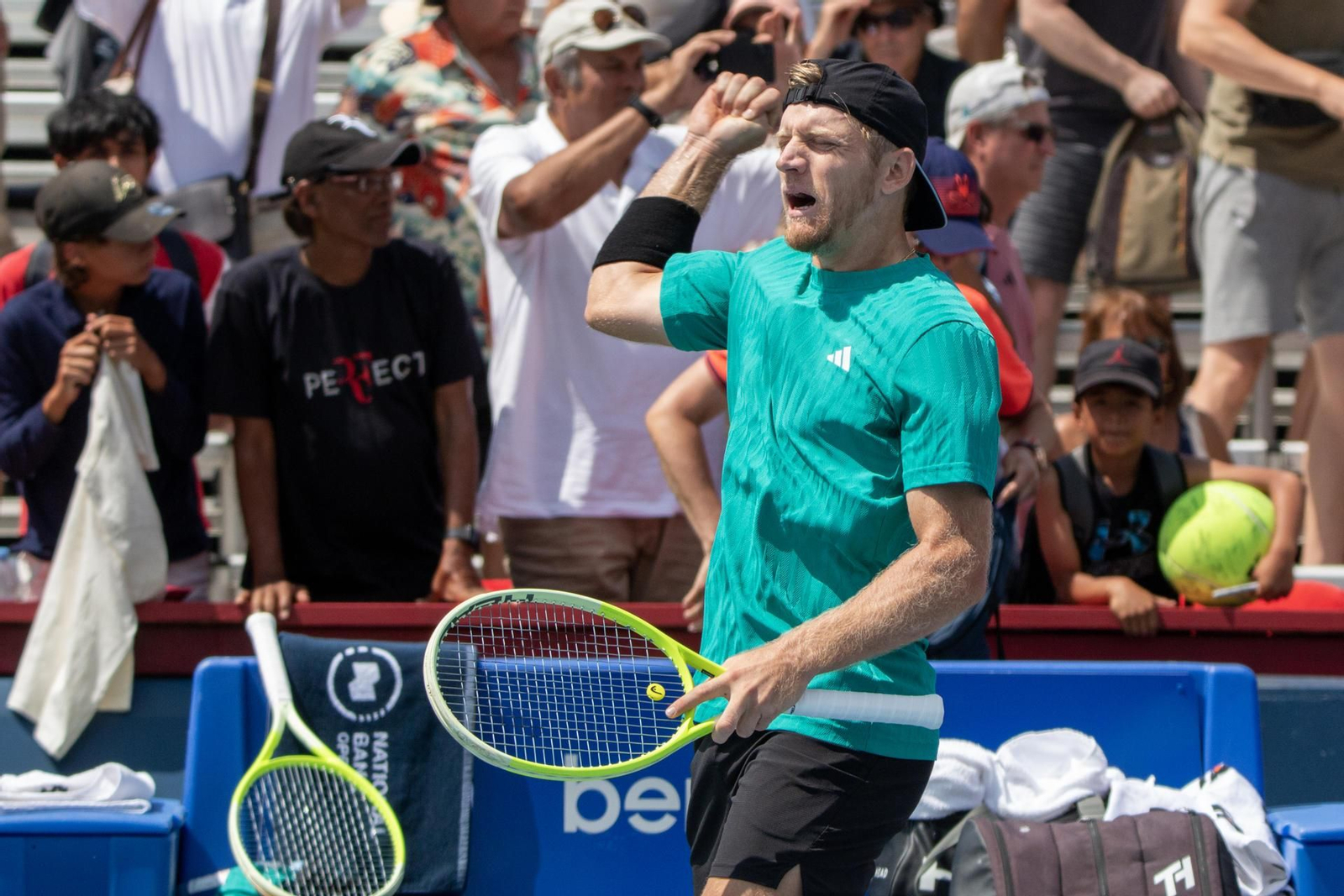 Davidovich Fokina arrasa a Ugo Carabelli.