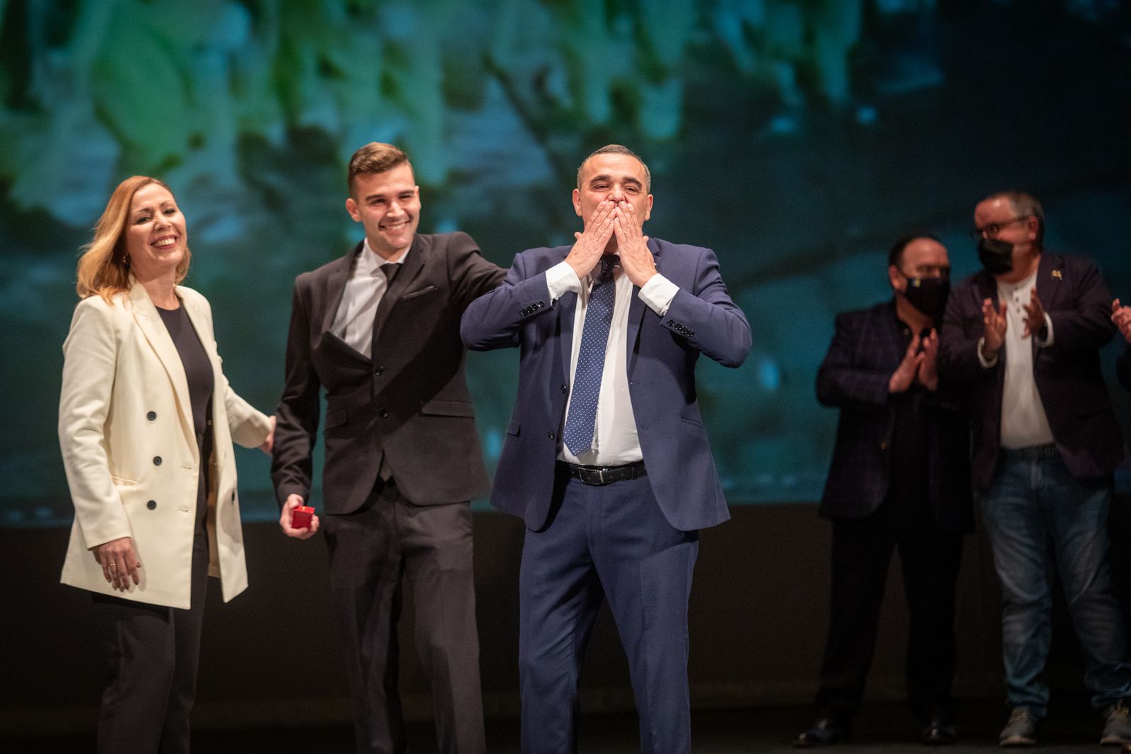 Imágenes de la entrega de los Antifaces de Oro y sorteo del COAC 2022