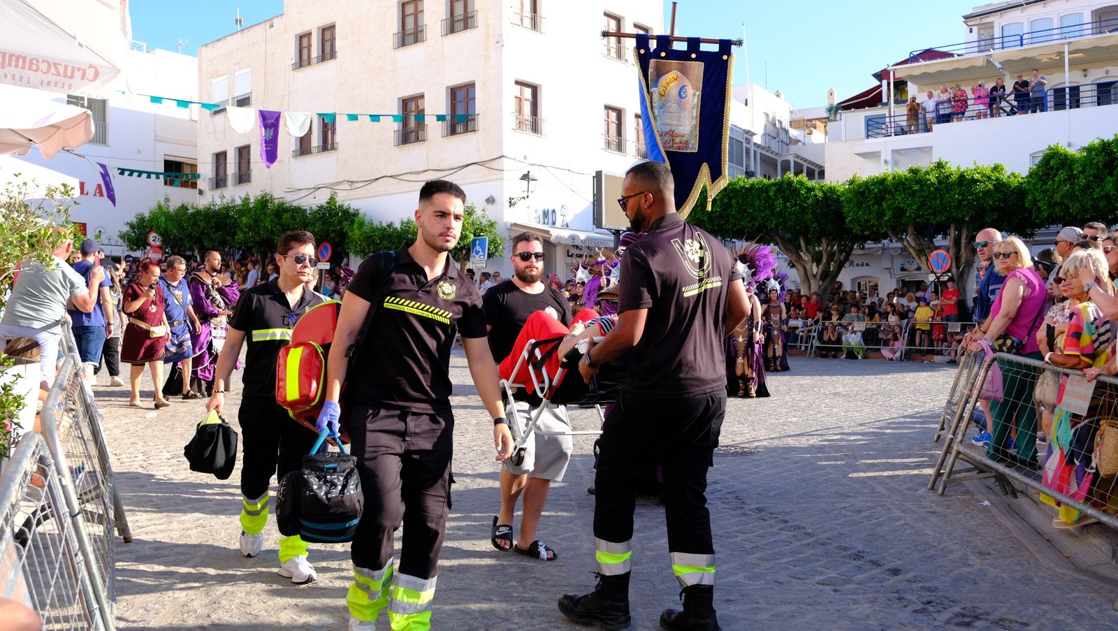 El espectacular desfile de Moros y Cristianos de Mojácar, en imágenes