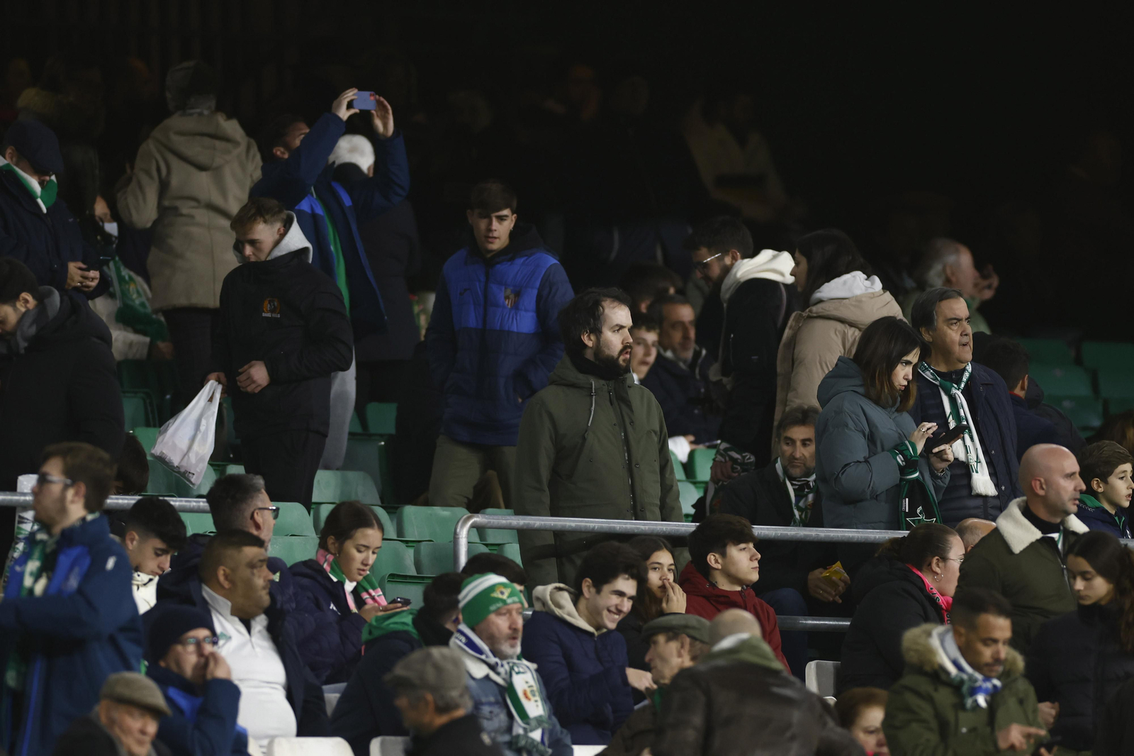 Búscate en las fotos del Betis-Osasuna