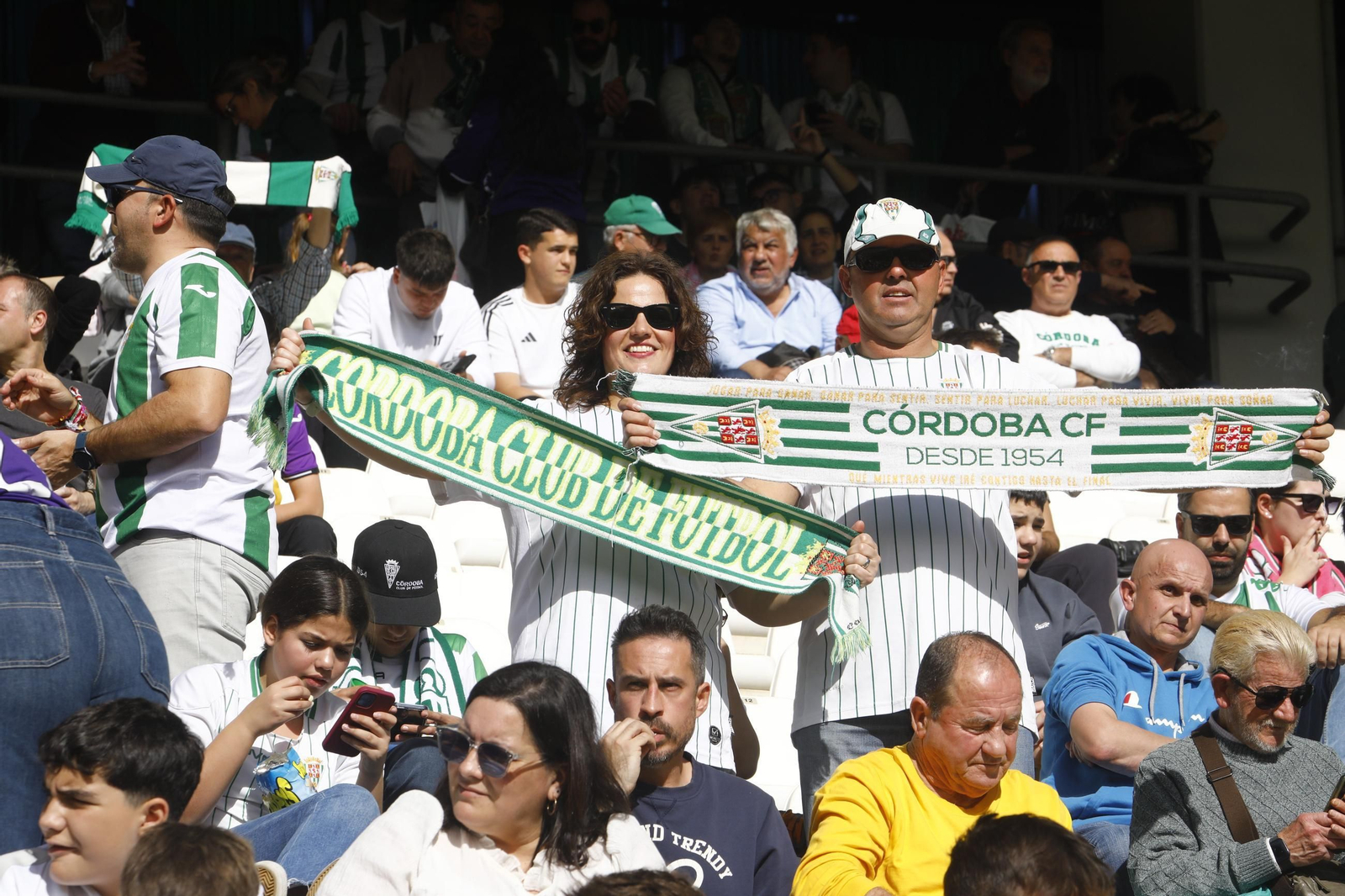 Las mejores fotos del ambiente en el Córdoba CF - Almería en El Arcángel