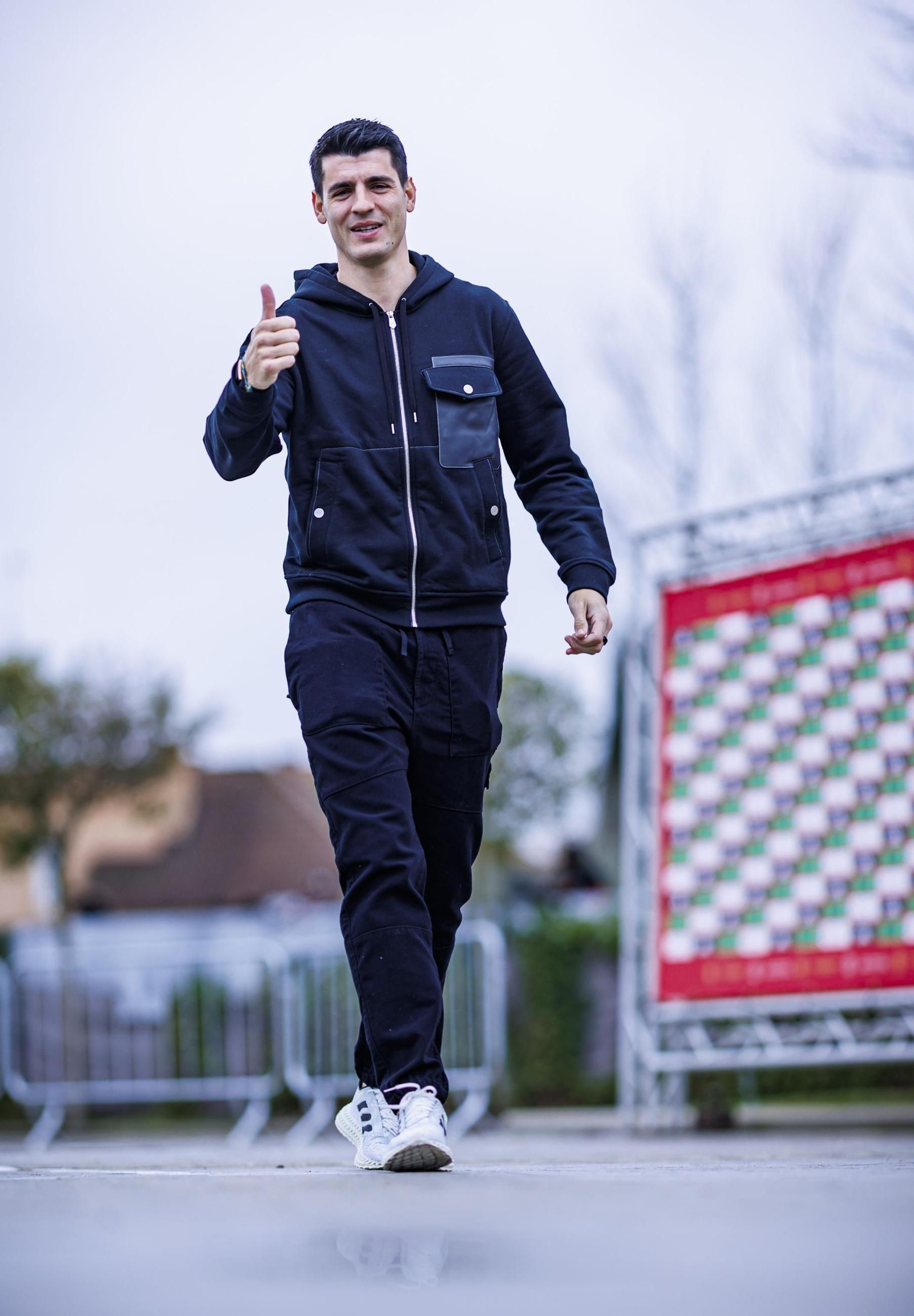 El primer día de Dean Huijsen con los campeones de Europa