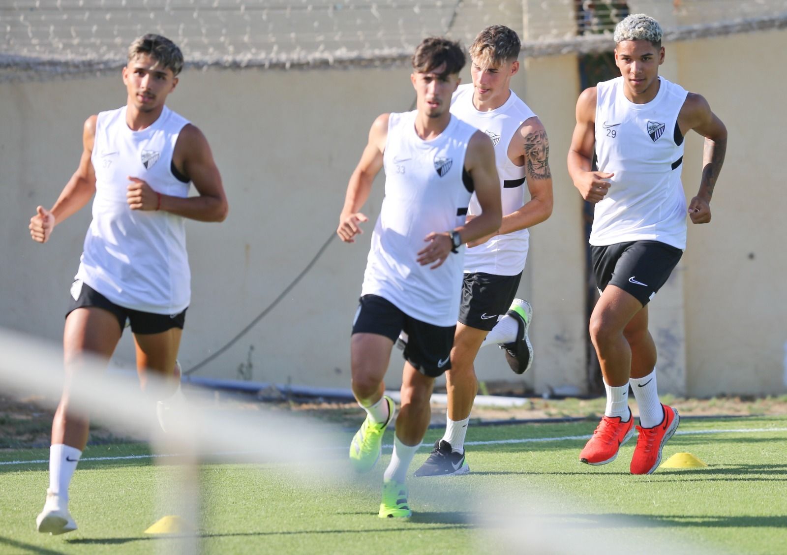 Los jugadores del Málaga, en un entrenamiento.