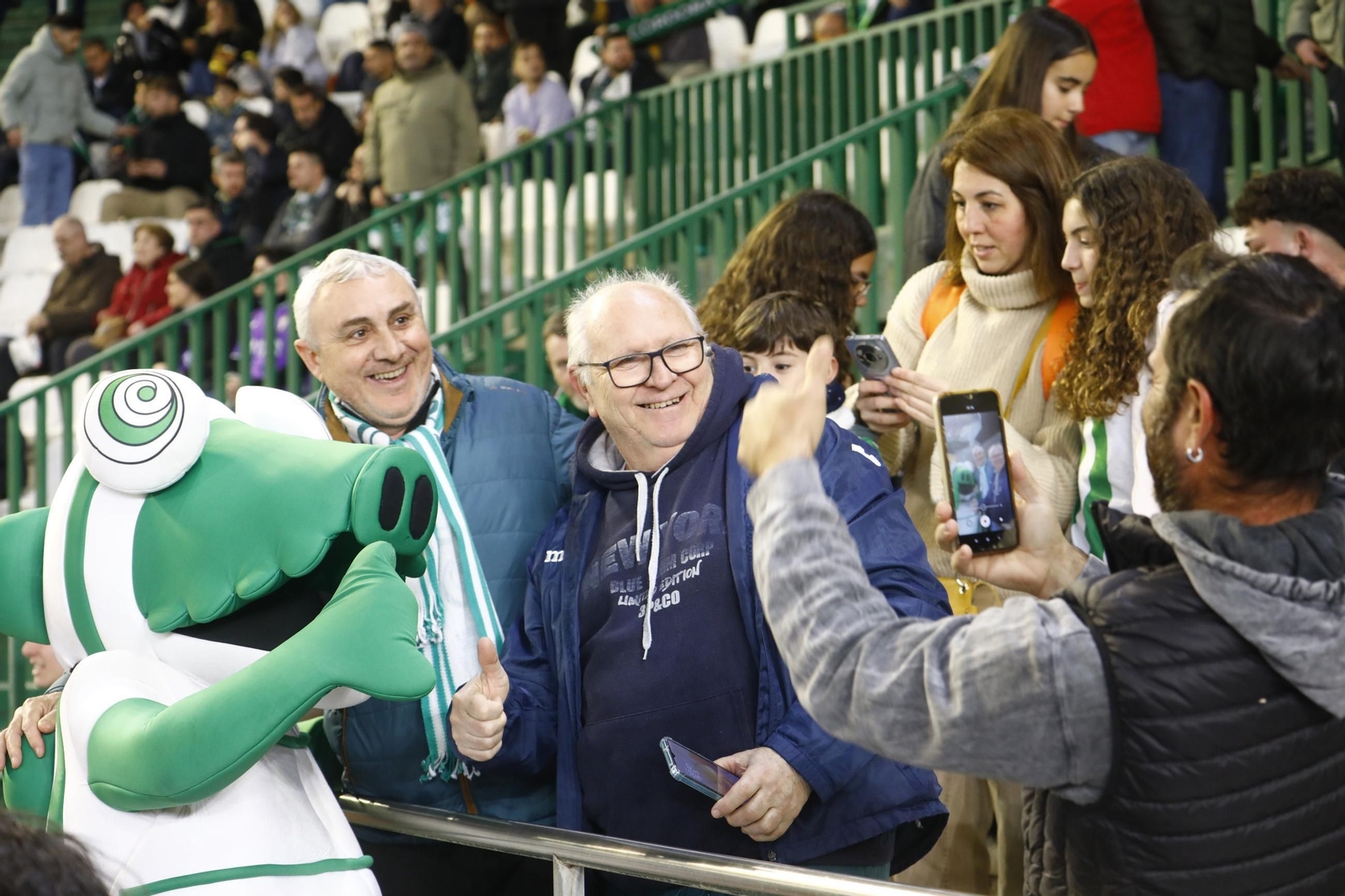 El vibrante ambiente en El Arcángel para el Córdoba CF - Sporting de Gijón