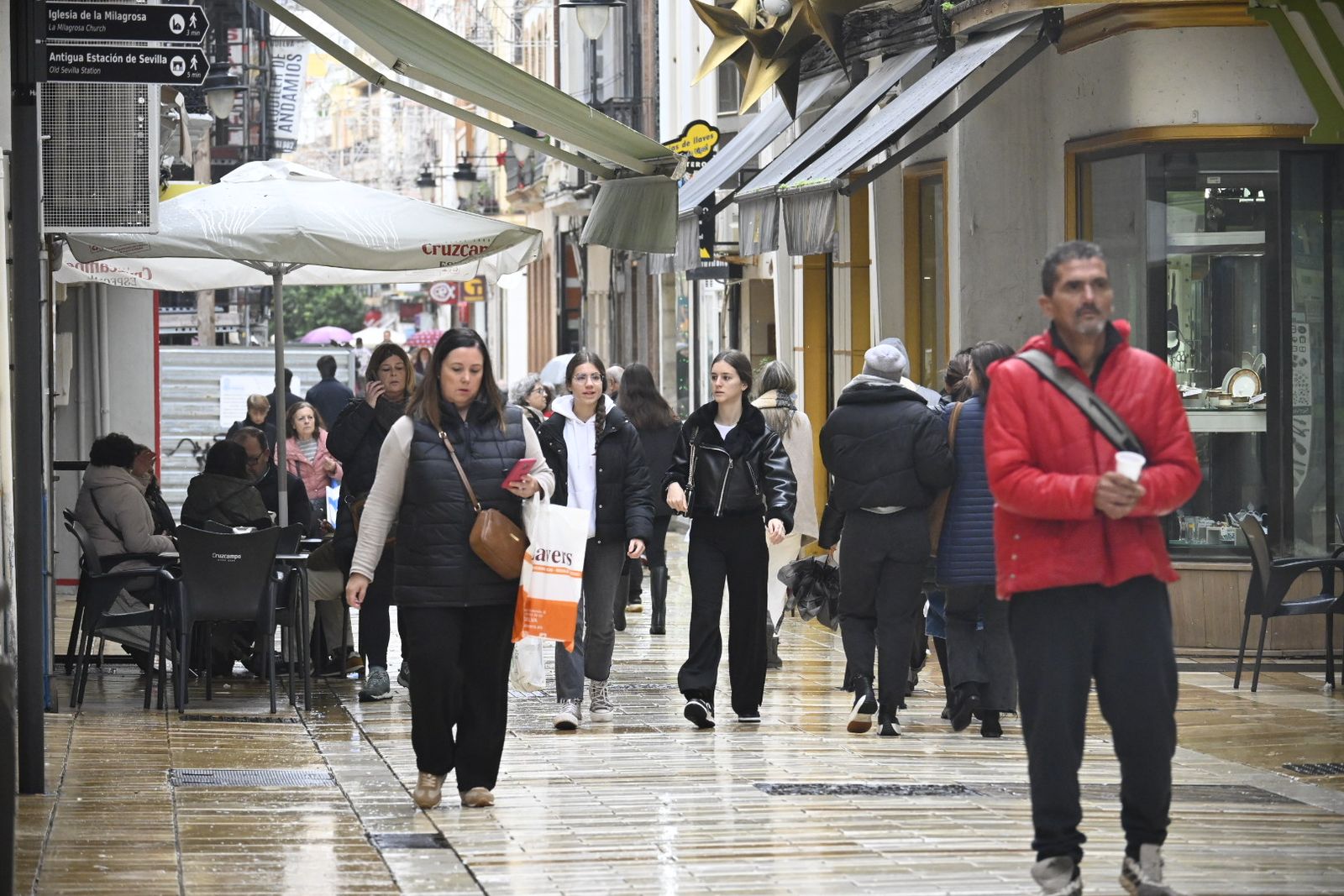 Fotografías de ambiente en la mañana del 3 de enero en Huelva
