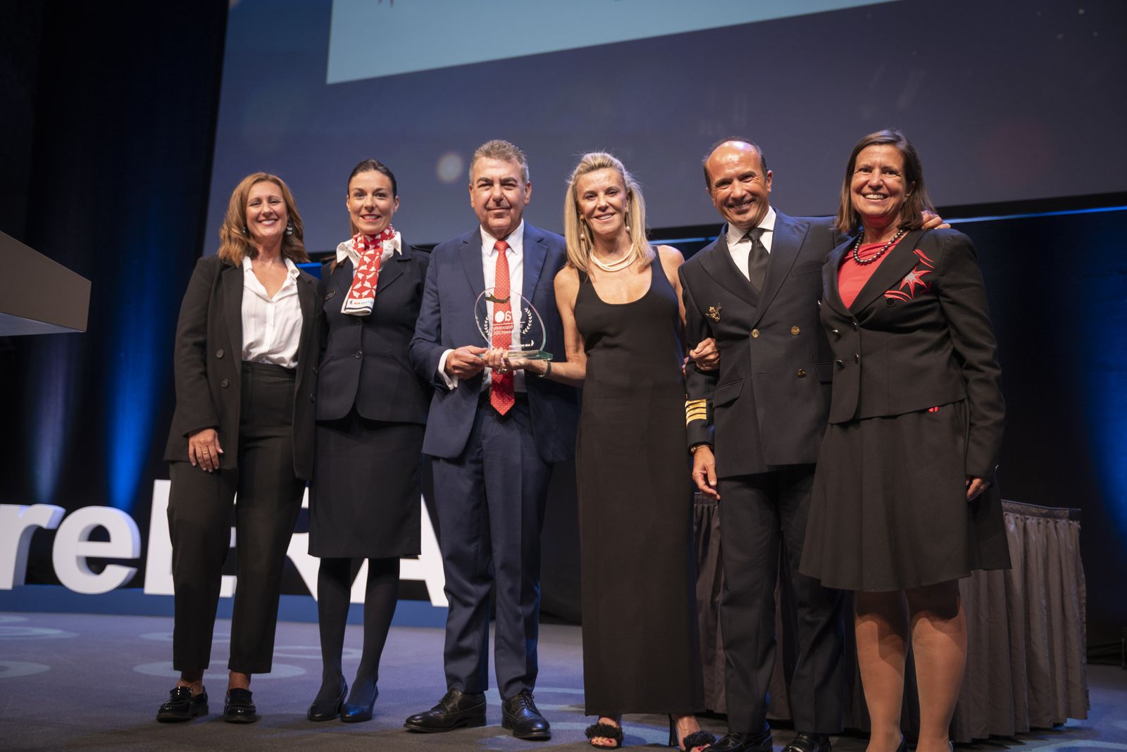 Air Nostrum recibe el galardón.