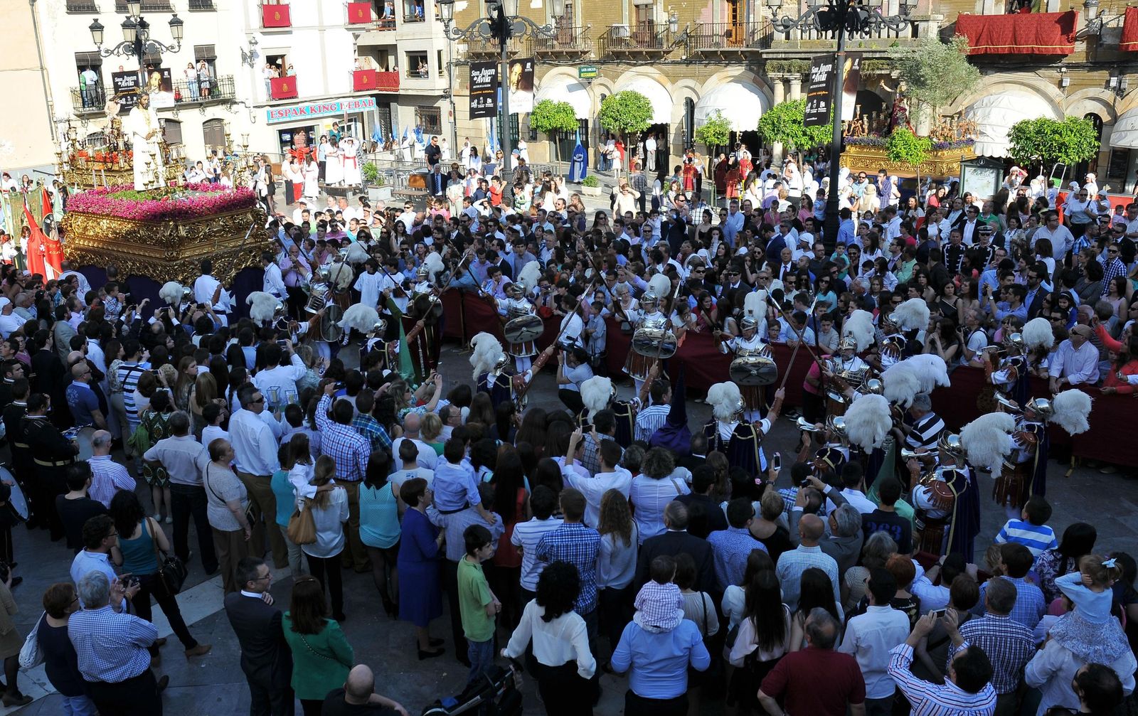 Representación del Prendimiento, en la plaza de la Rosa de Montilla.