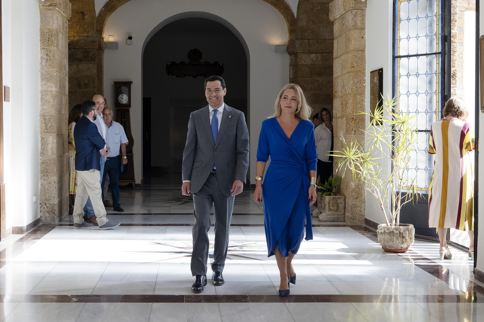 Las imágenes del pleno de investidura de la Diputación de Cádiz.