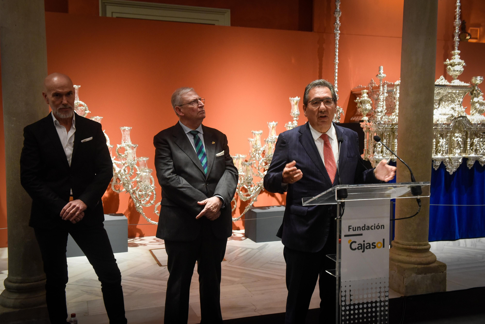 La excelencia de la pintura, la orfebrería y el bordado, en la fundación Cajasol