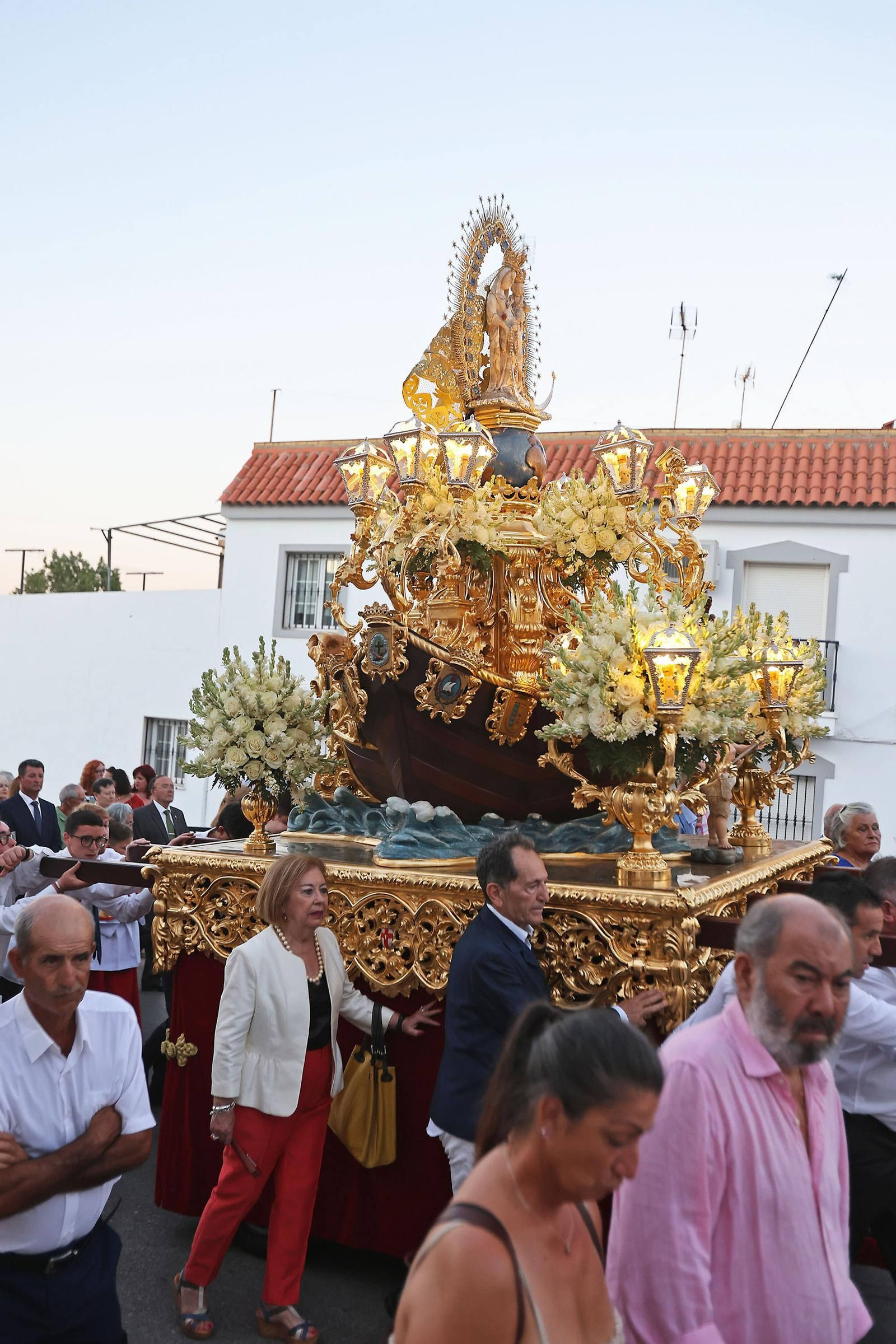 Imágenes de la procesión de Nuestra Señora de los Milagros en Palos de la Frontera Imágenes de la procesión de Nuestra Señora de los Milagros en Palos de la Frontera