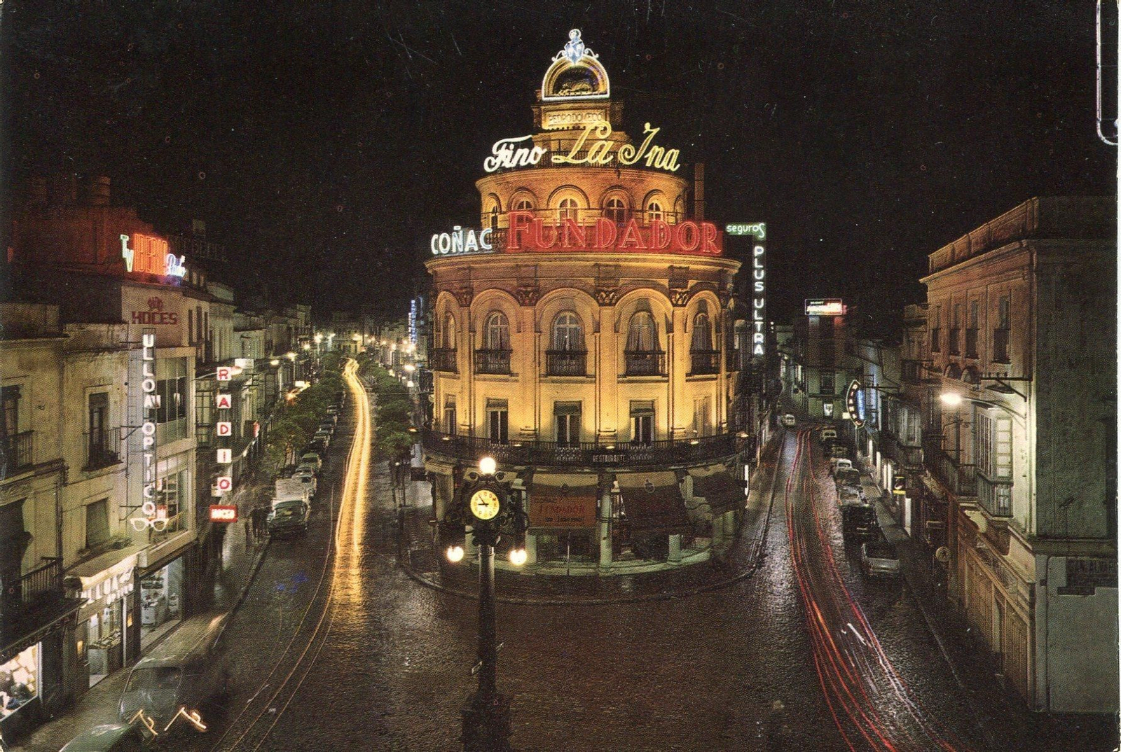 El neón del Gallo Azul.