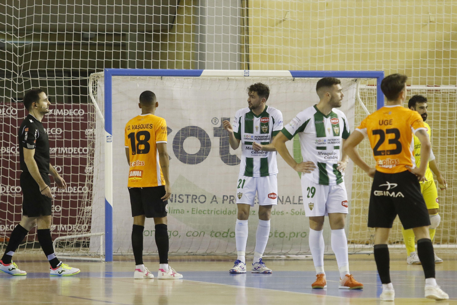 La derrota del Córdoba Futsal ante el Ribera Navarra, en imágenes