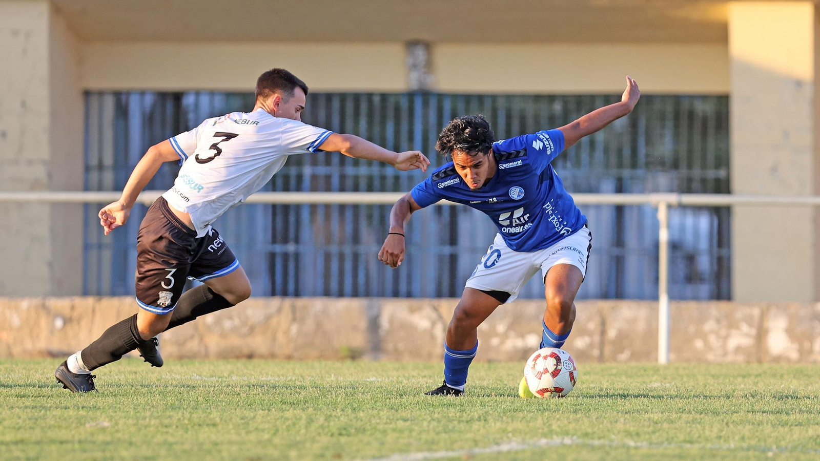 Imágenes del Trofeo de la Copa y la Venencia entre el Jerez Industrial y el Xerez DFC
