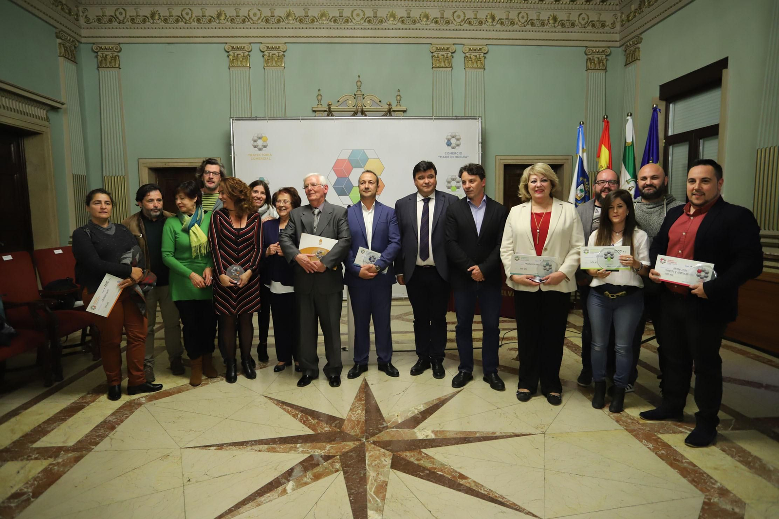 Imágenes de la entrega de los II Premios al Comercio de Huelva