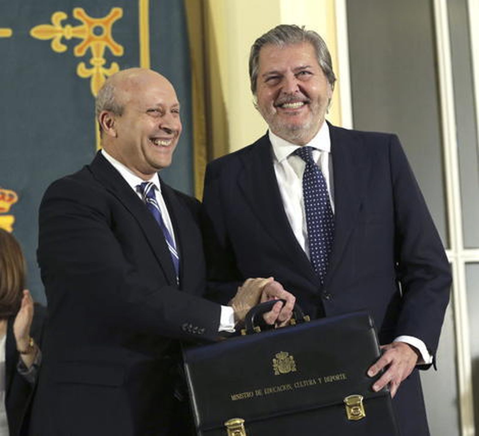 Méndez de Vigo se compromete a "escuchar" y a buscar "puntos de encuentro"