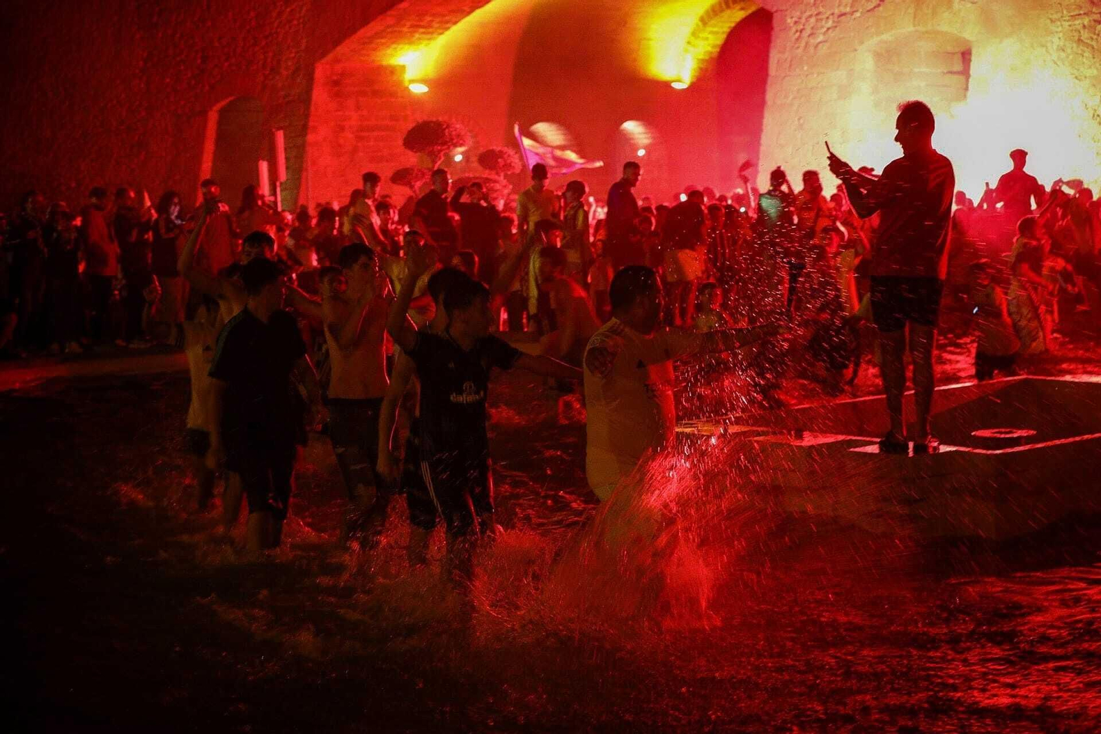 Celebración en la Puerta de Tierra de los aficionados cadistas
