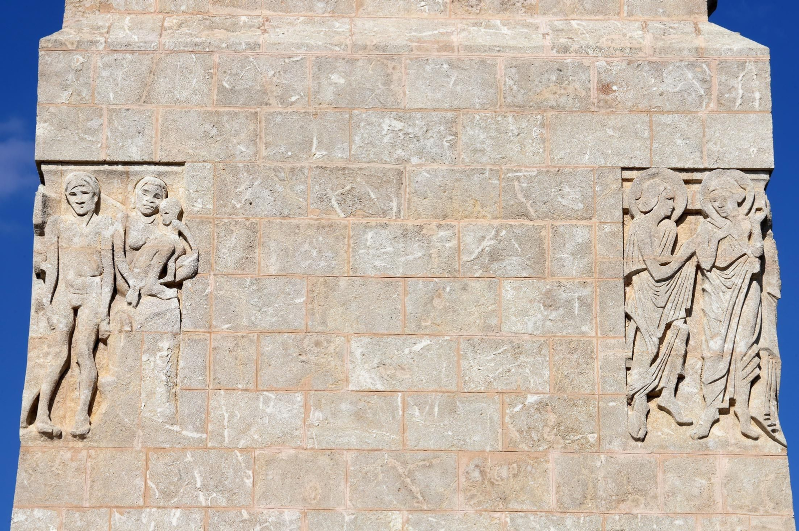 Imágenes del Monumento a Colón que ya se puede ver sin andamios en la Punta del Sebo