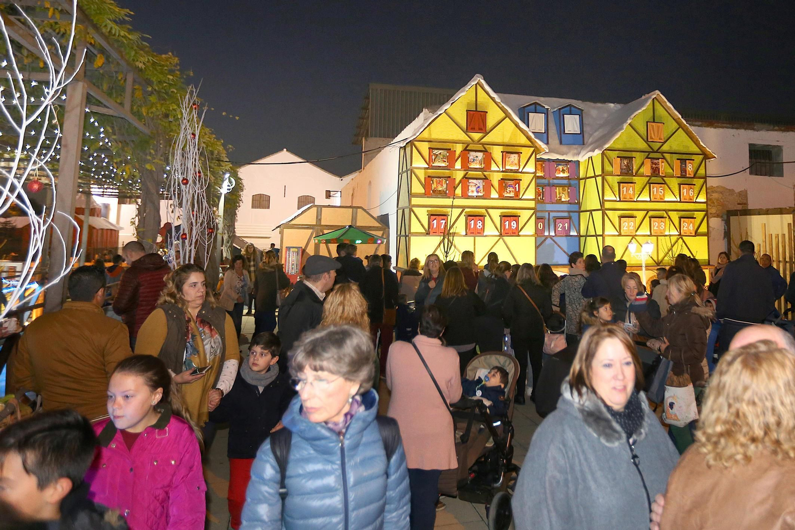 Ambiente navideño en el centro de la ciudad.