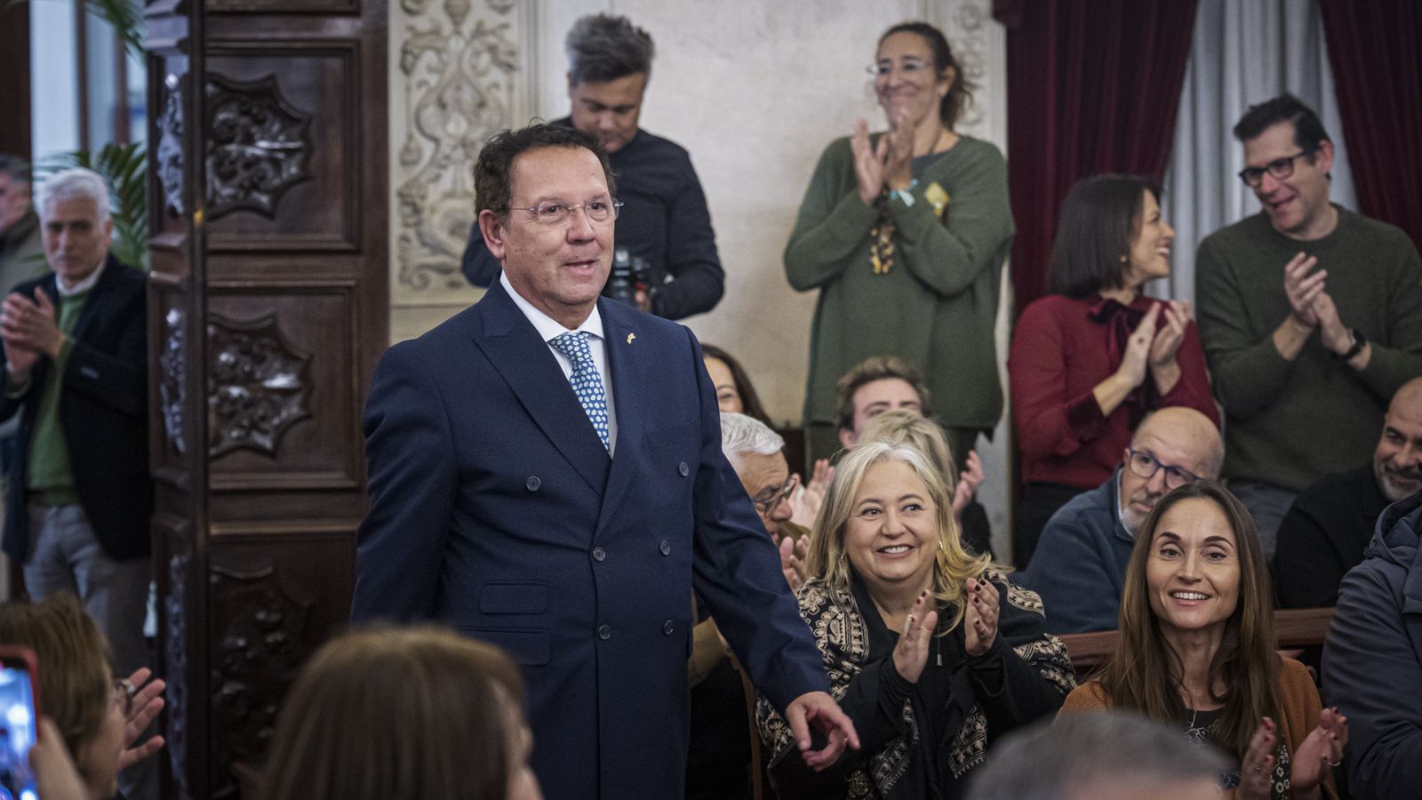 Las imágenes del traspaso de coronas de SM los Reyes Magos de Cádiz