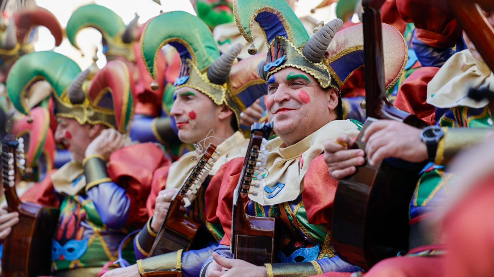 Así vive Cádiz su primer sábado de Carnaval 2025: búscate entre las imágenes del día en la calle