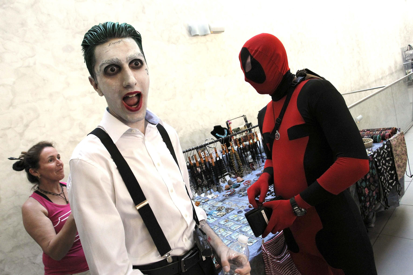 Dos personas disfrazadas durante el Salón del Comic y el Manga de La Línea, en una foto de archivo