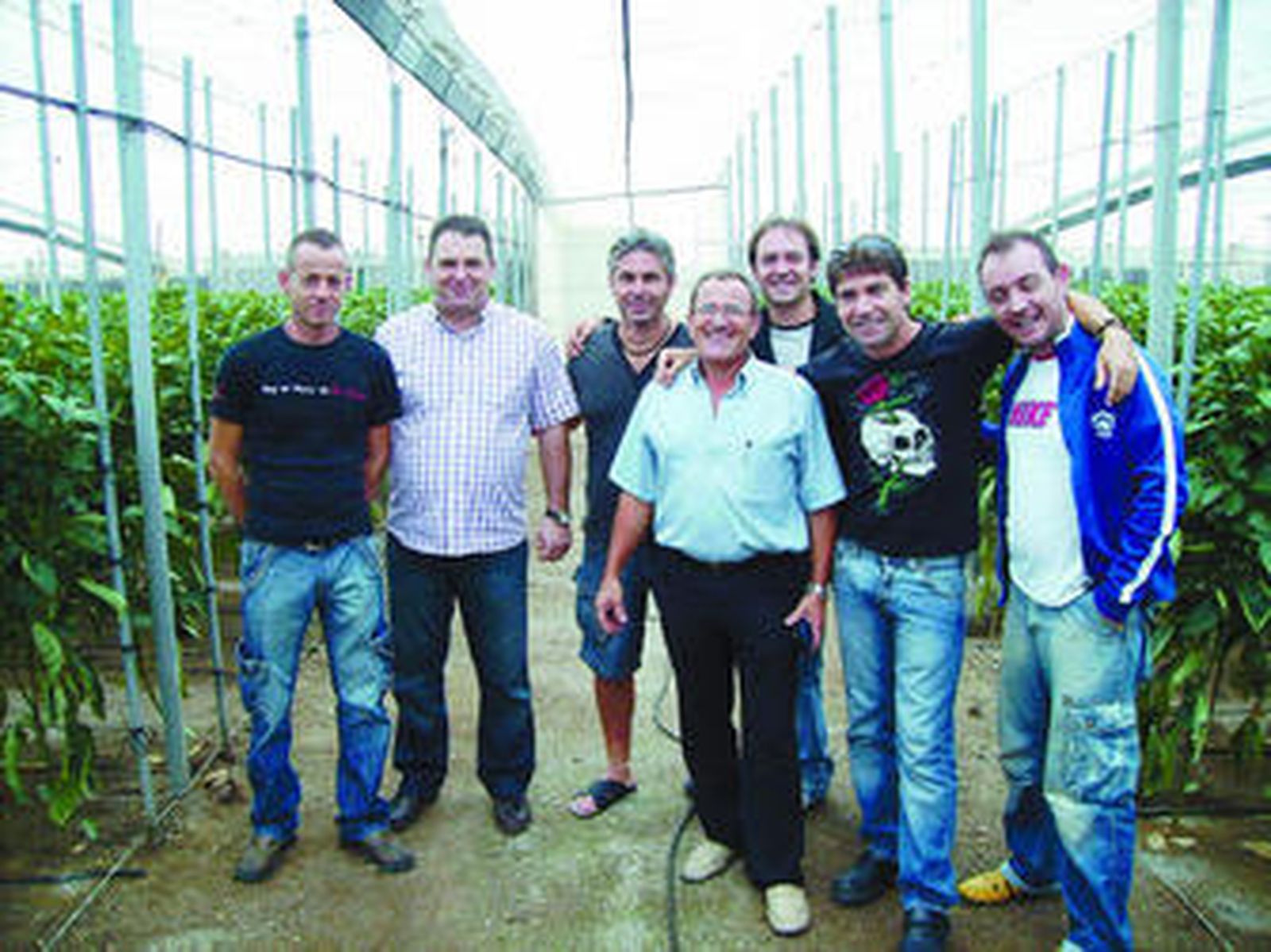 La banda gaditana estuvo en los invernaderos de El Ejido.