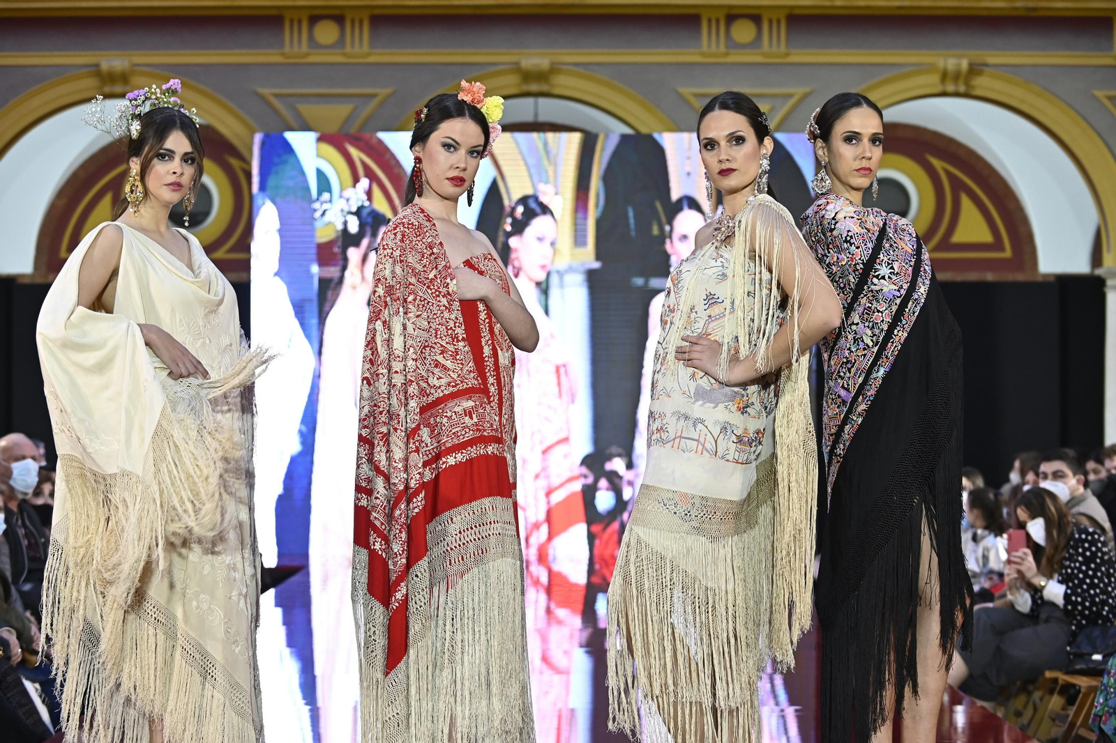 El desfile de Ángeles Espinar y Maite Cárdenas en Pasarela Huelva Flamenca 2022, todas las fotos