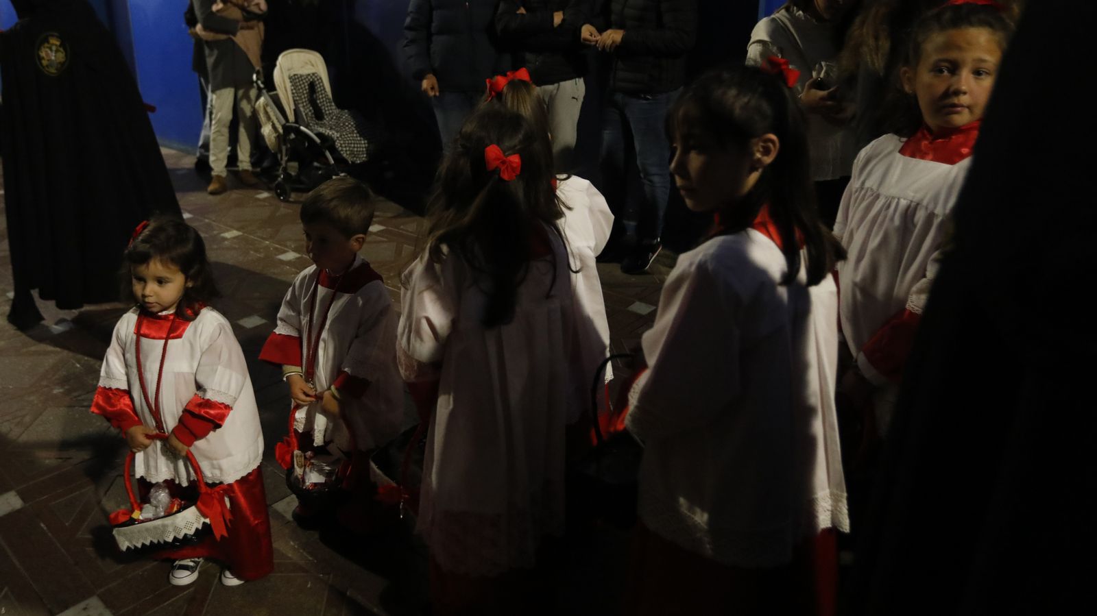 Las fotos del Viernes Santo en la Línea:  Cristo del Mar y Luz y Esperanza Nuestra, Soledad y Santo Entierro, Cristo del Amor y Misericordia y Amargura