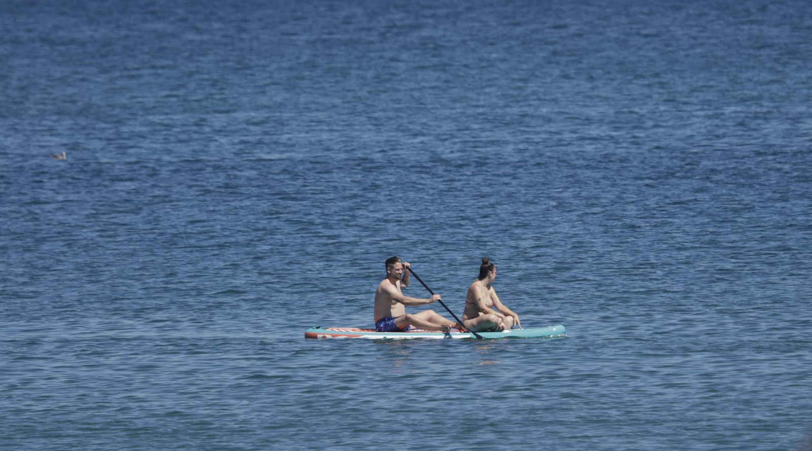 Fotos del primer domingo de julio en las playas de La Línea