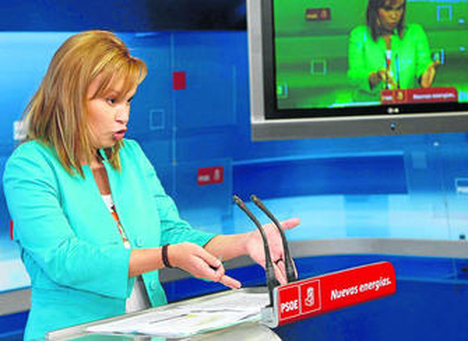 Pajín, ayer en rueda de prensa en Ferraz.