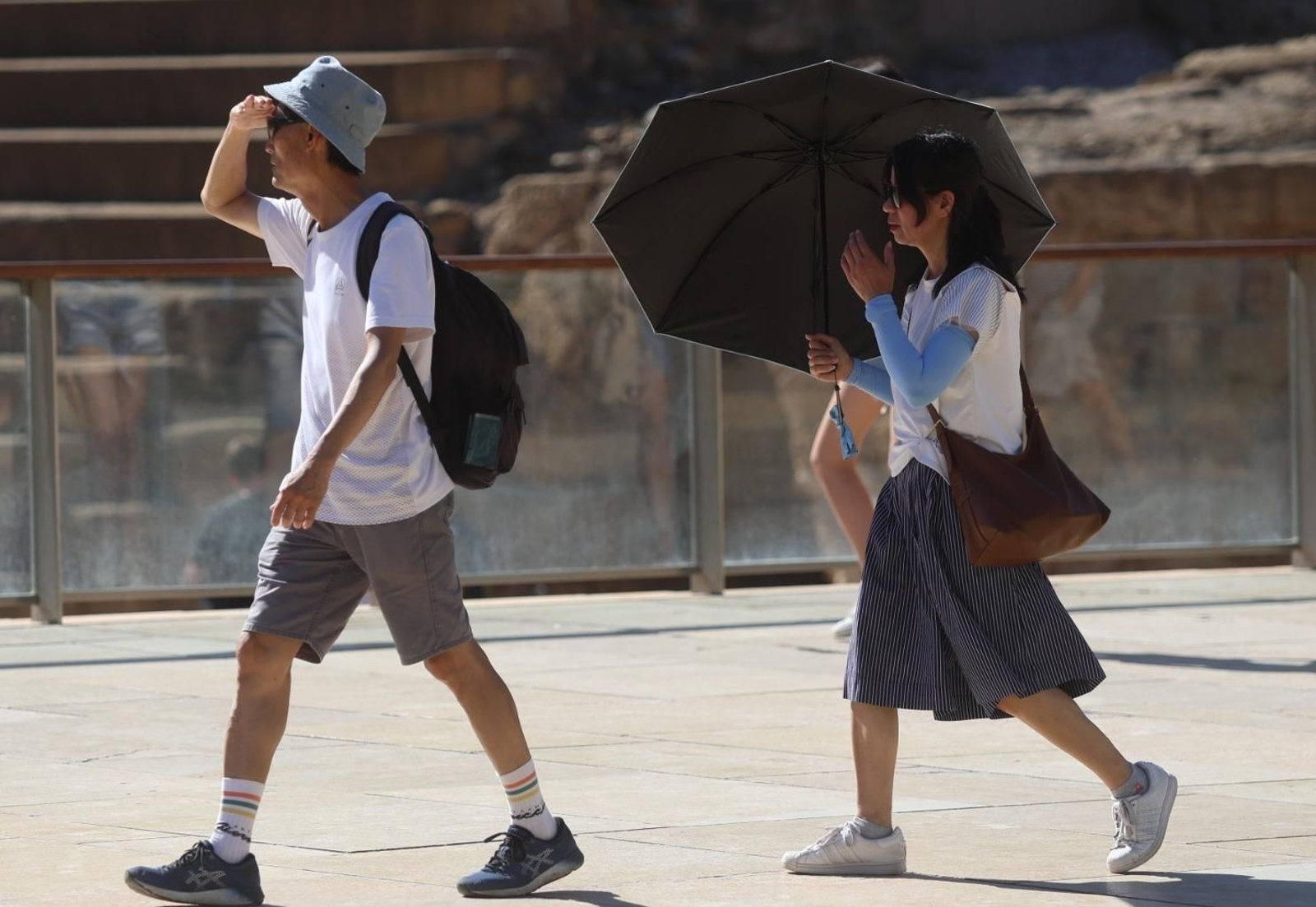 Turistas por el centro de Málaga este miércoles.