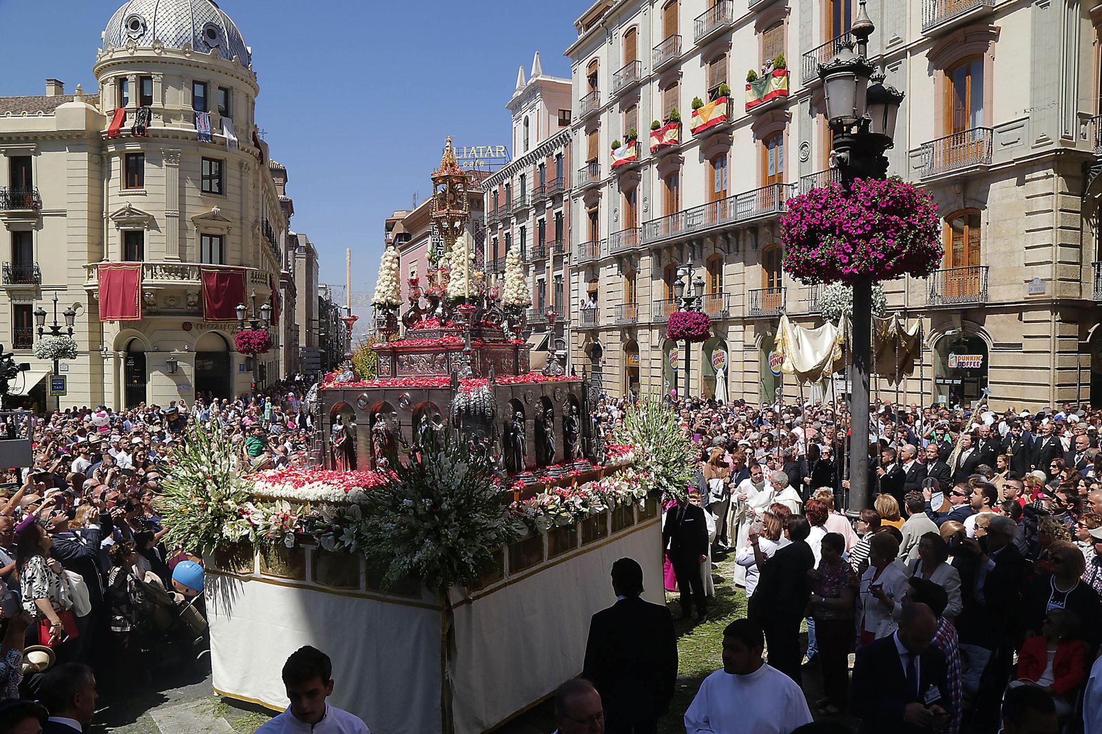 El altar de la plaza Isabel La Católica ganó el primer premio del concurso municipal.