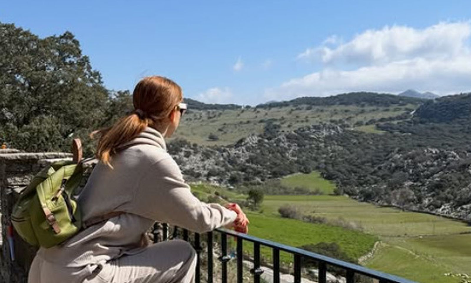 Beatriz Trapote disfruta con su familia de una escapada en la sierra de Cádiz