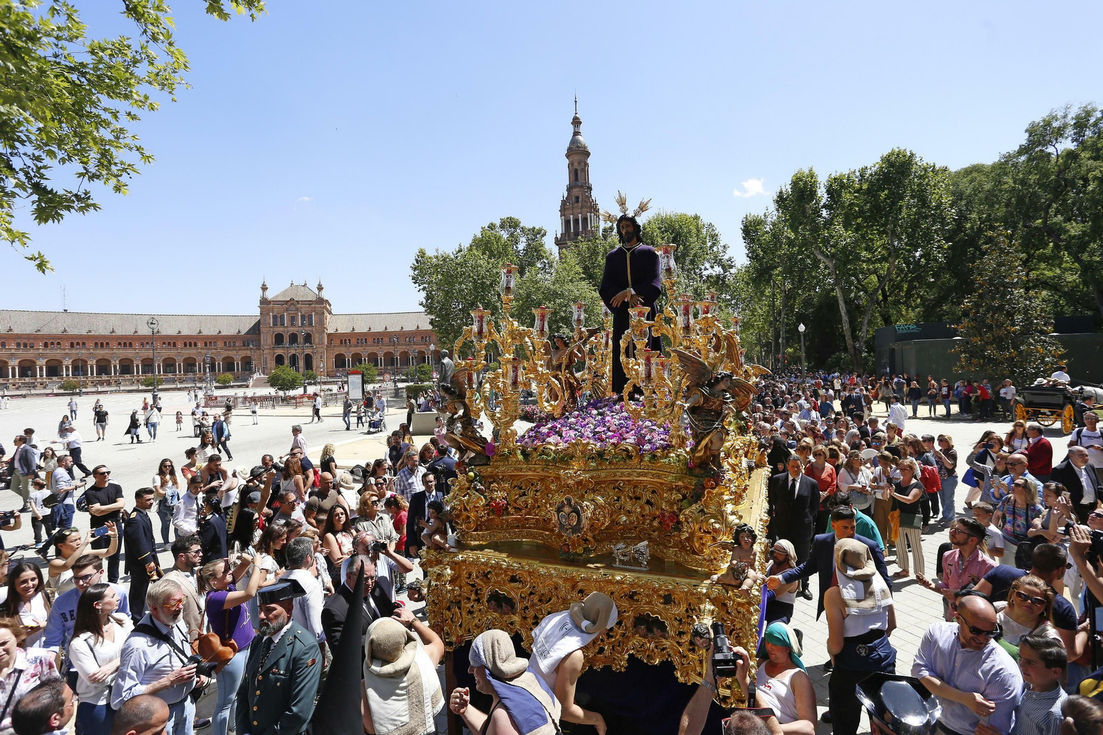 Las imágenes de La Hermandad de Santa Genoveva