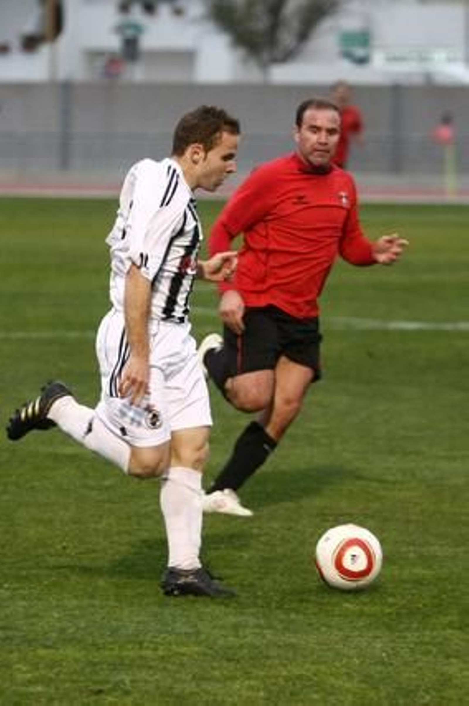 La Balona gana en Ayamonte y se pone líder provisional a la espera de lo que haga el Pozoblanco./Fotos:Alberto Domínguez

Foto: Alberto Dominguez