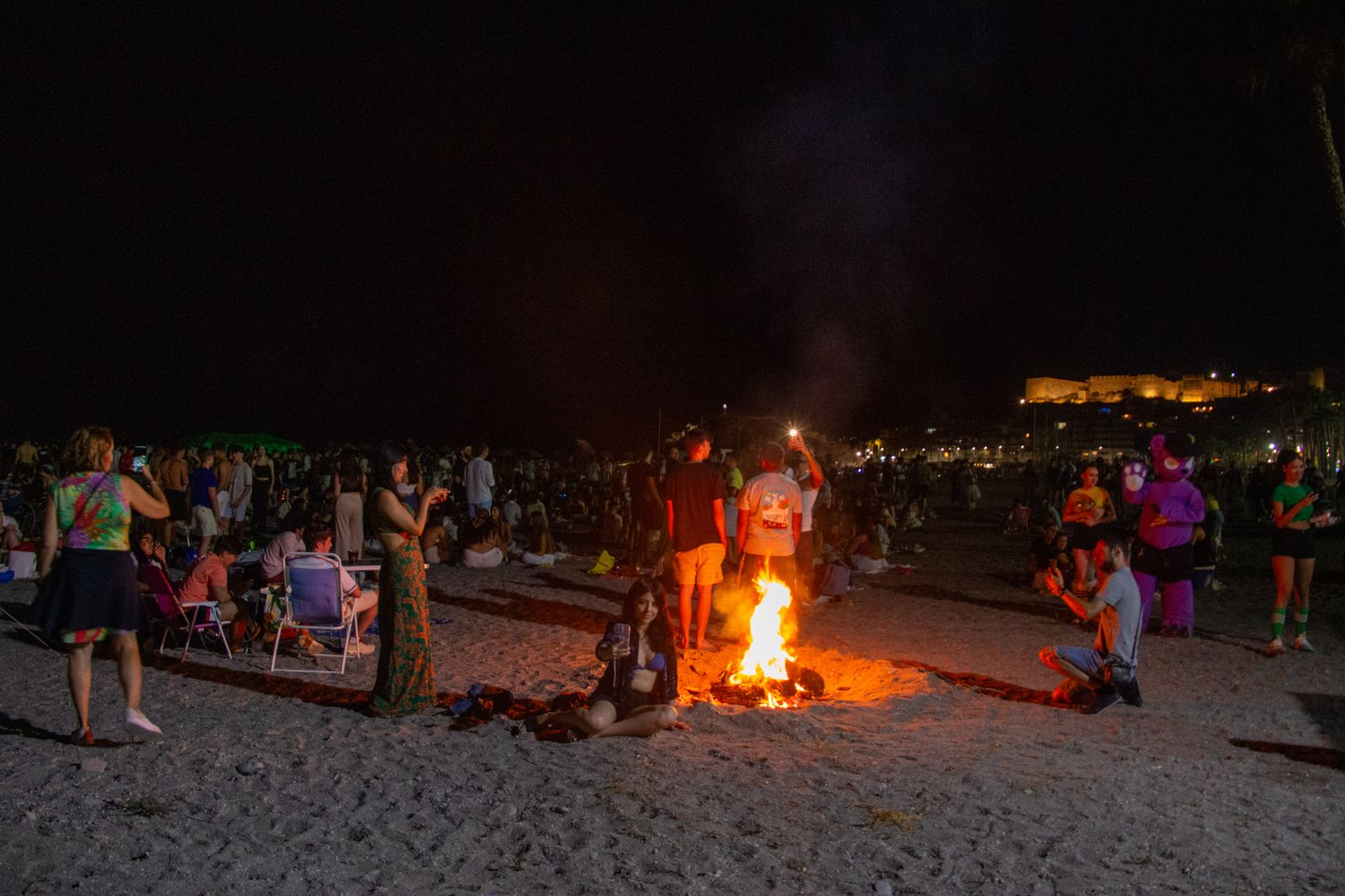 La Costa Tropical saborea la magia de la noche de San Juan, en imágenes