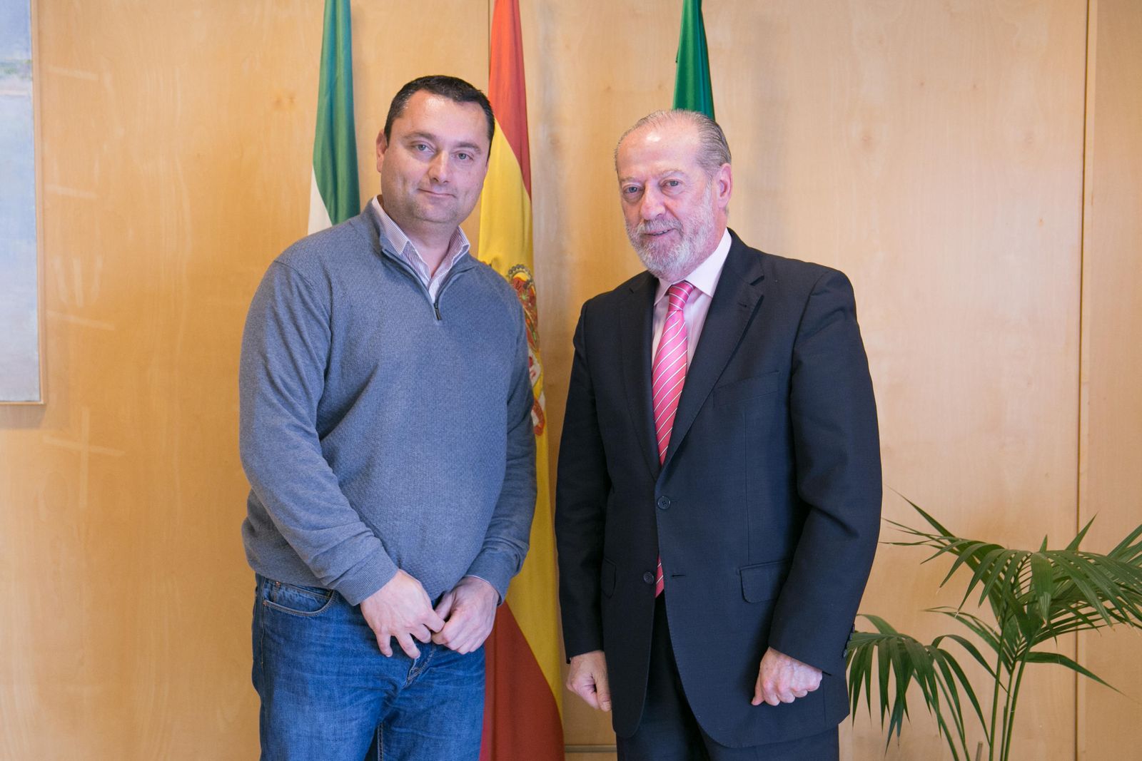 El alcalde de Badolatosa.