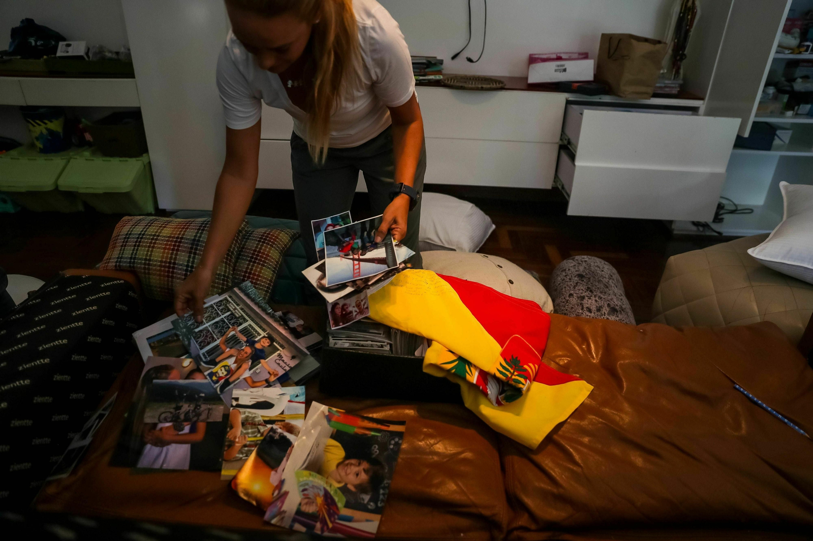 Interior de la casa del opositor Leopoldo López tras ser allanada y robada