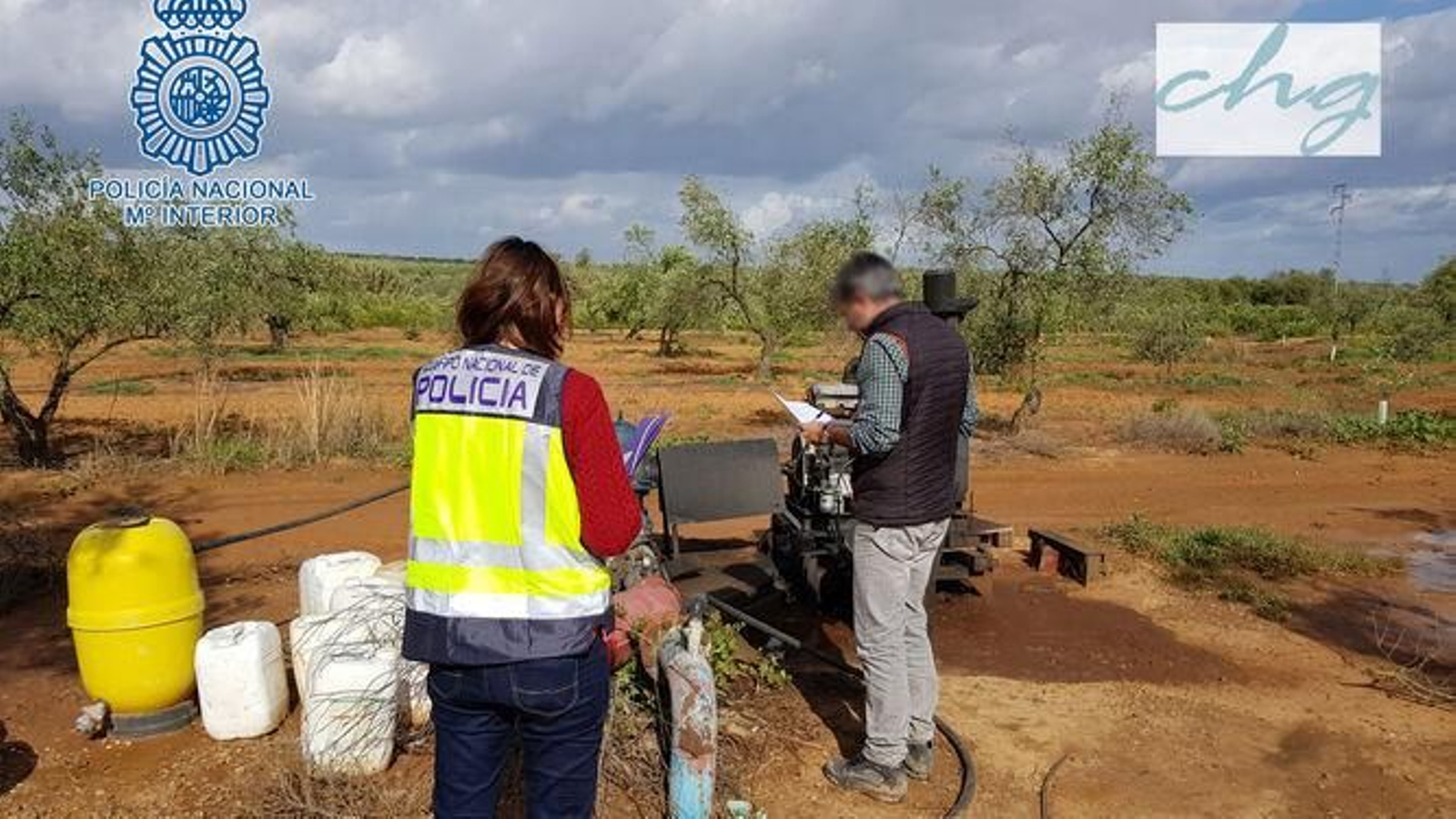 La Policía inspecciona pozos del Aljarafe