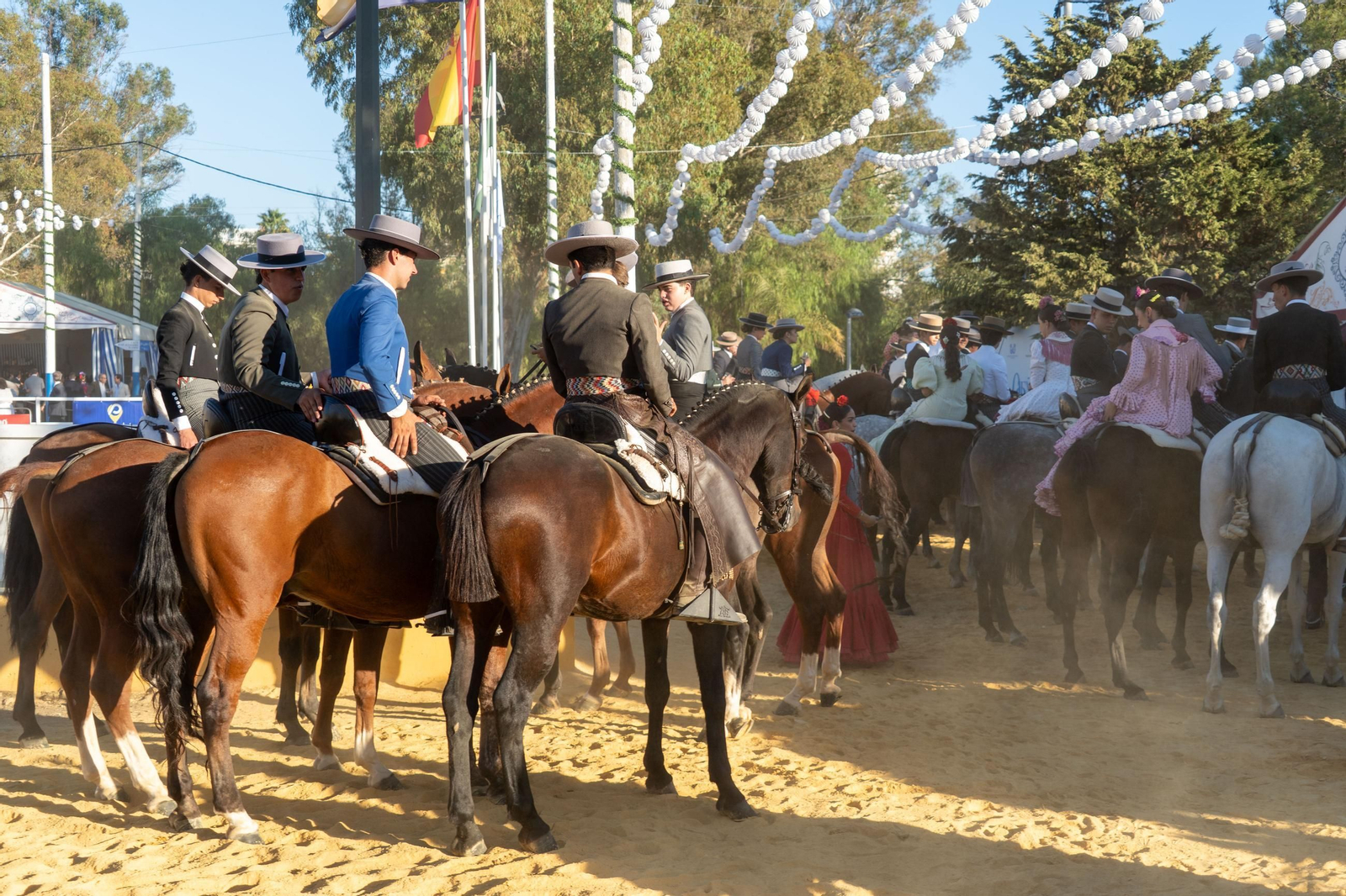 Imágenes del ambiente nocturno del 11 de octubre en la Feria del Caballo 2025
