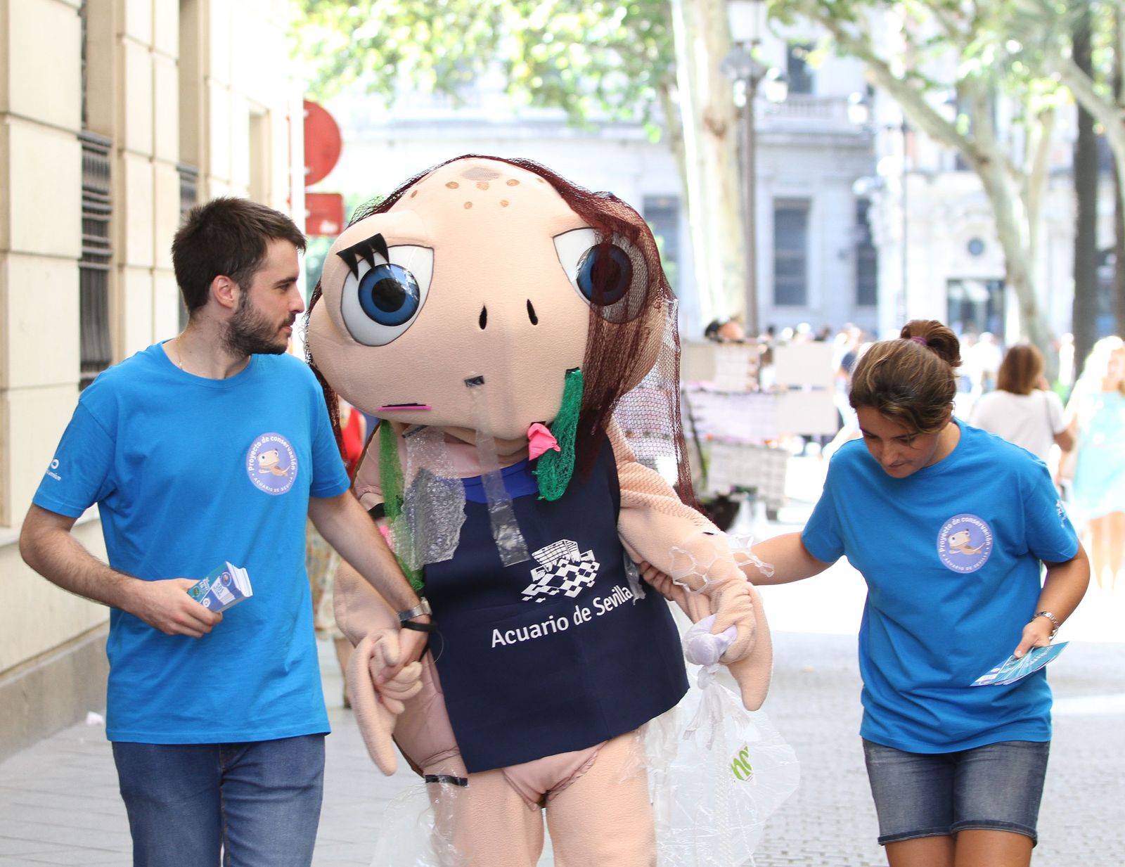La tortuga Chelo del Acuario de Sevilla da comienzo a una acción de concienciación para difundir la cultura oceánica