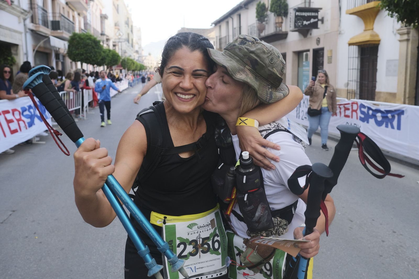 Cierre de la meta de los 101 kilómetros de la Legión, en fotos.